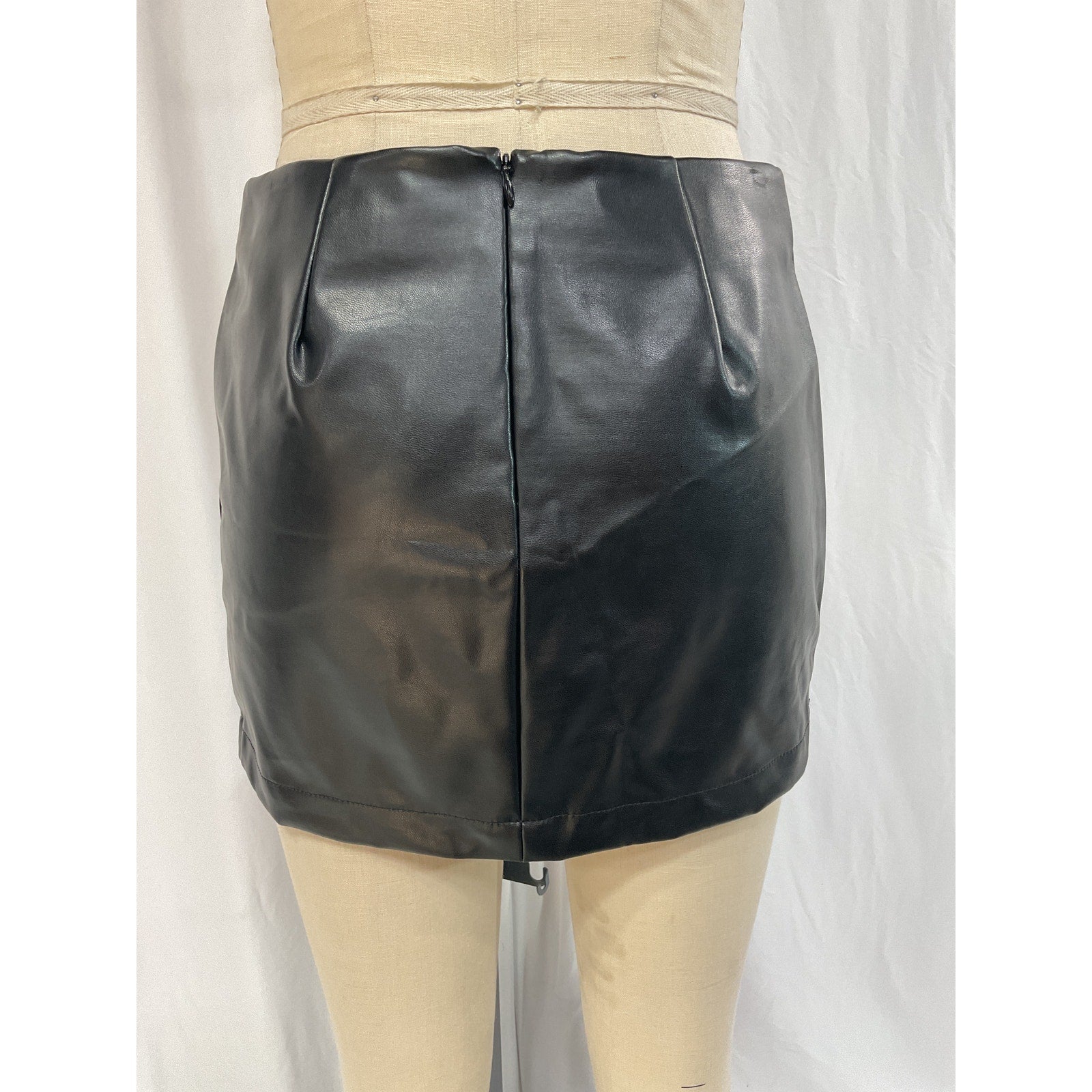 L'Academie 'Tasha' Black Faux Leather Micro Skirt Size S