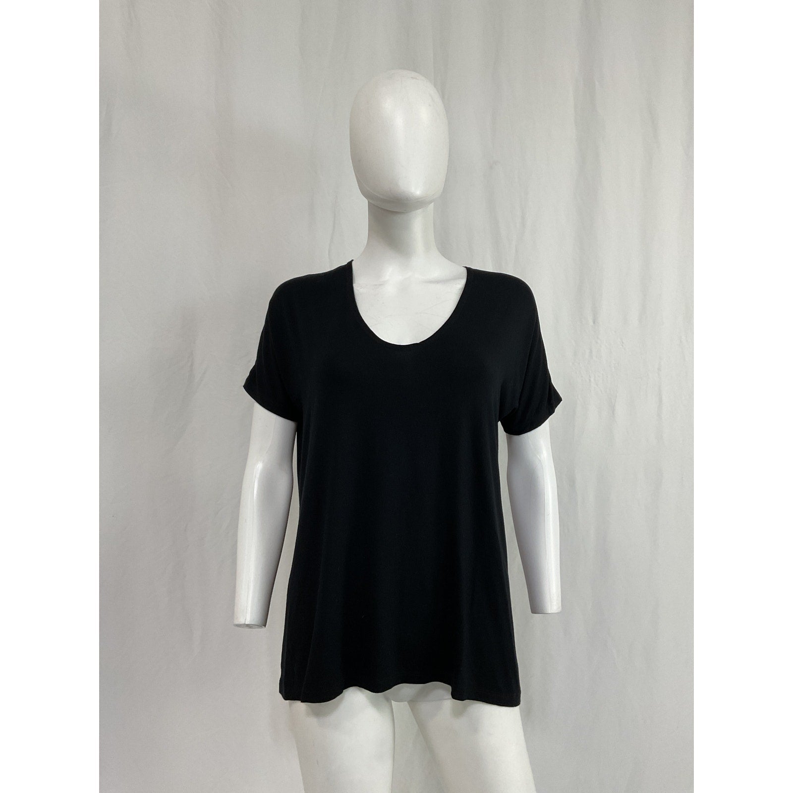 Hatch 'The Perfect' Black Viscose Vee Size 0