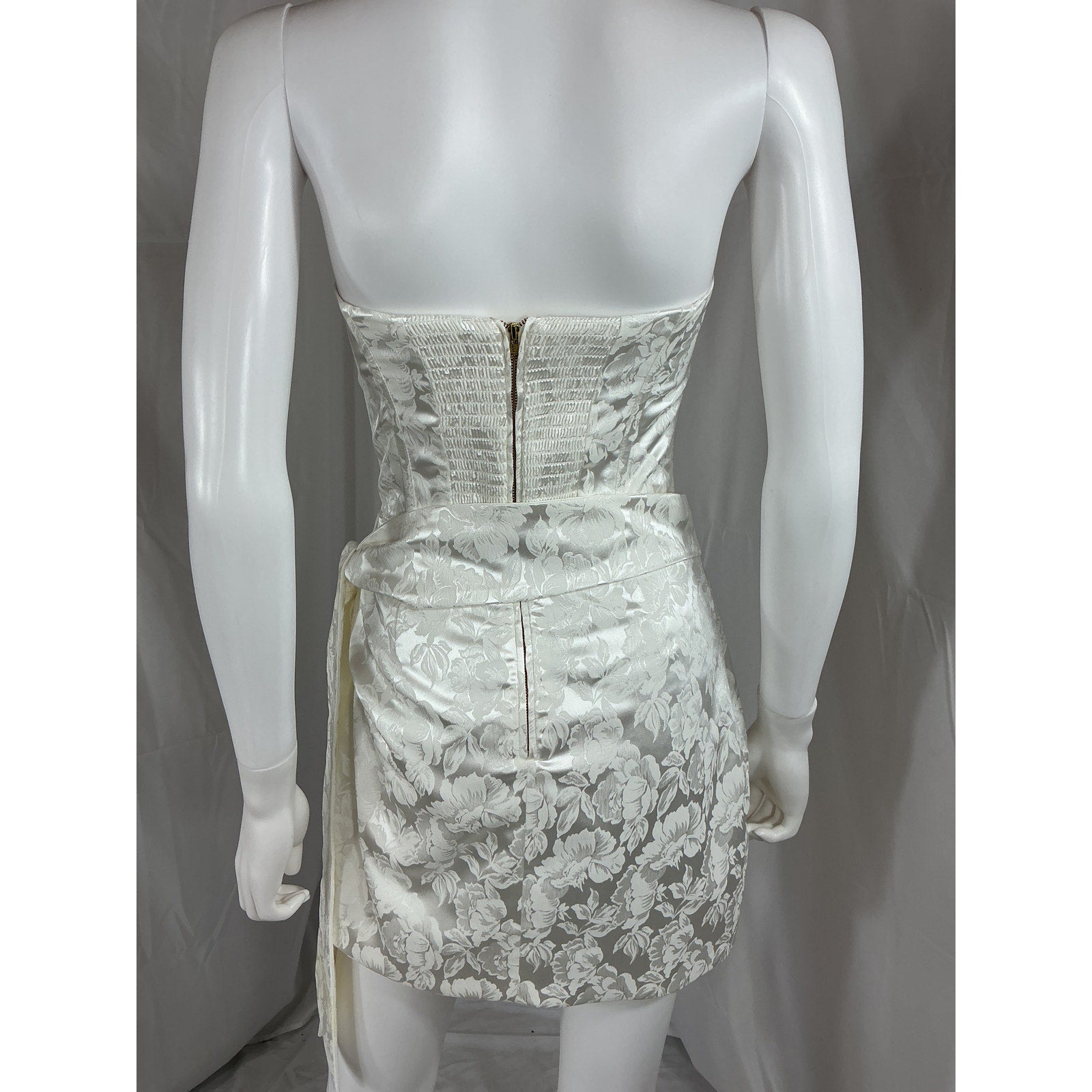 V. Chapman 'Nasturtium' White Polyester Mini Dress Size 2