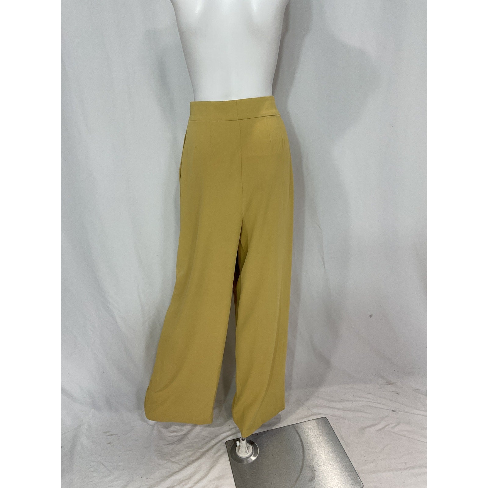 Astr The Label 'Boyfriend' Tan Pants Size S