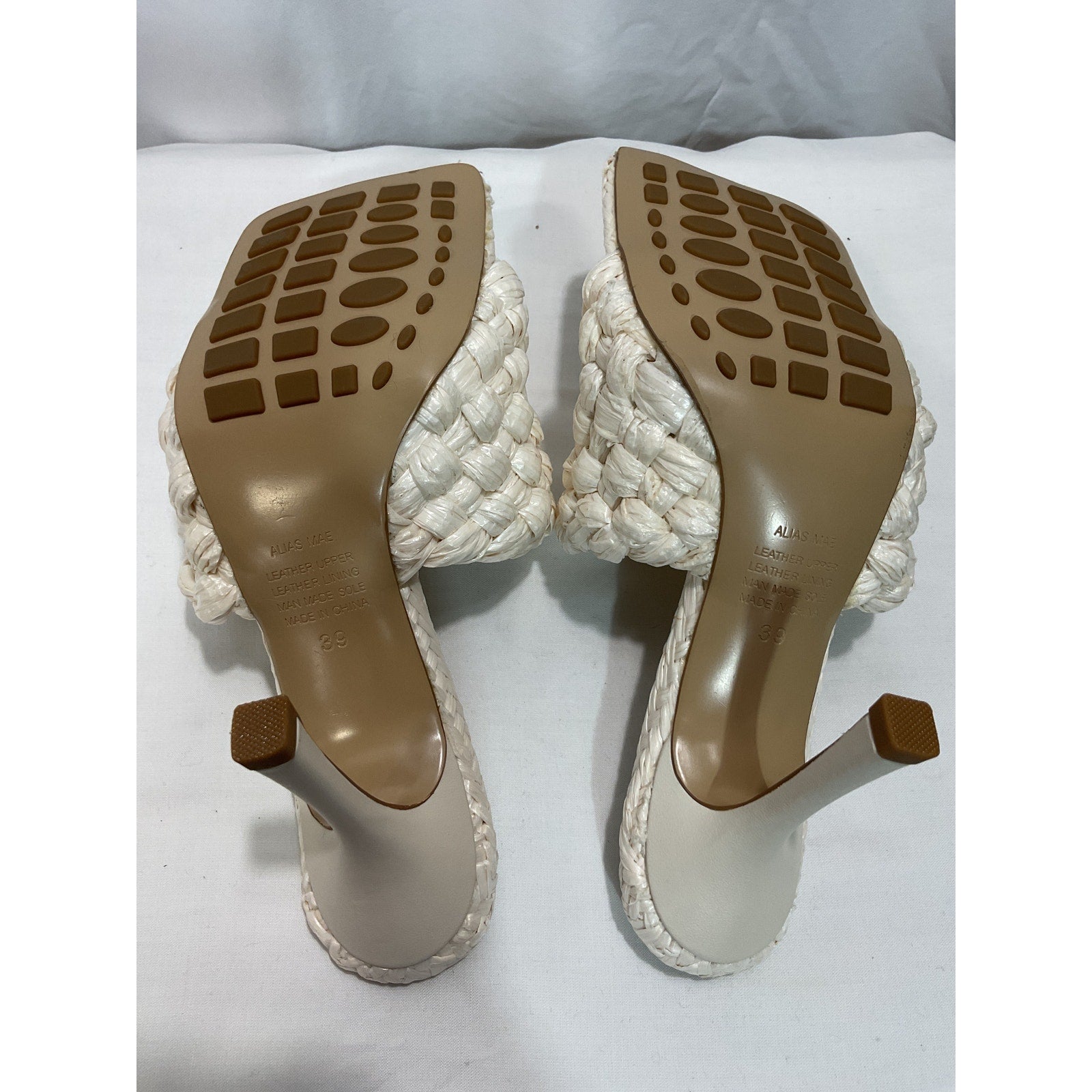 Alias Mae 'Lennon' White Raffia Mule Sandal Size 9