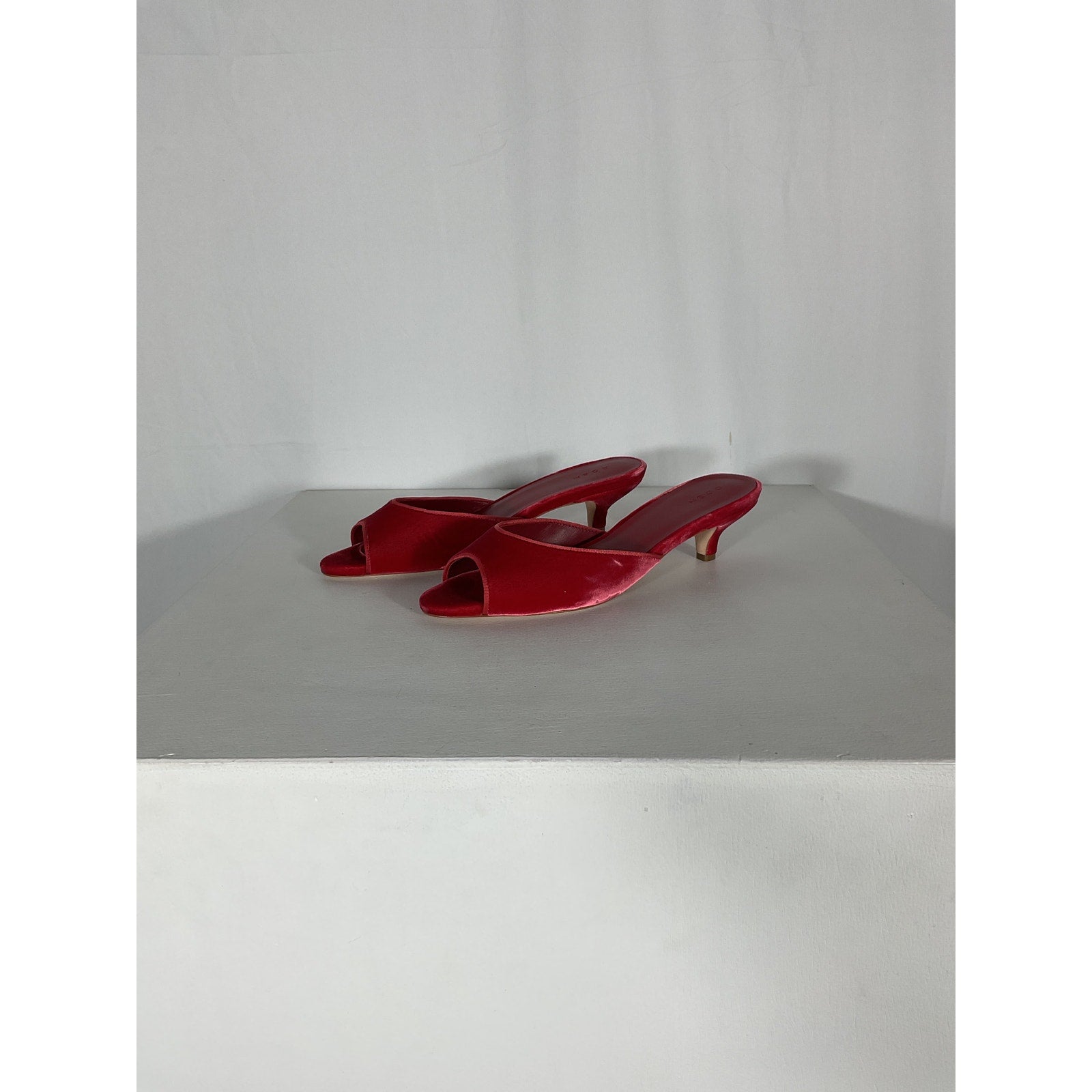 D�en 'Callie' Red Mule Size 9.5