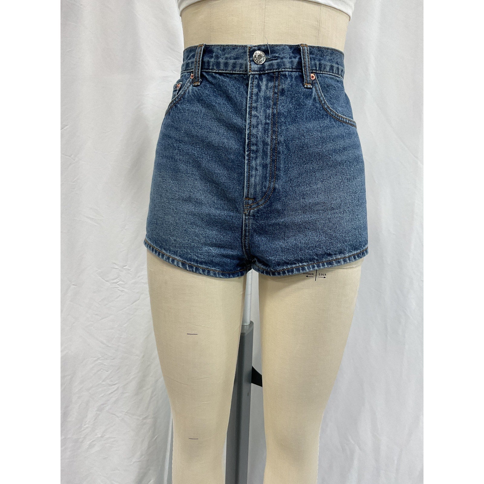 Grlfrnd 'Kyla' Blue Denim High Rise Hot Short Size 30
