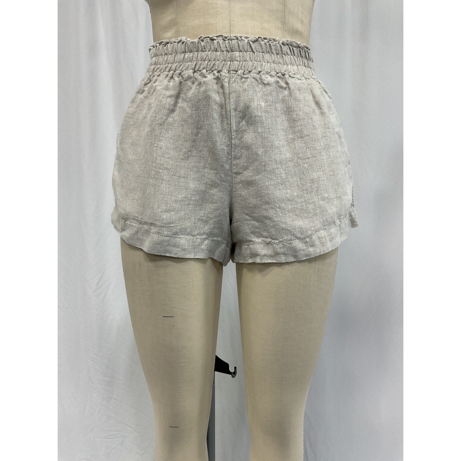 Reformation 'Mila' Beige Linen Short Size XS