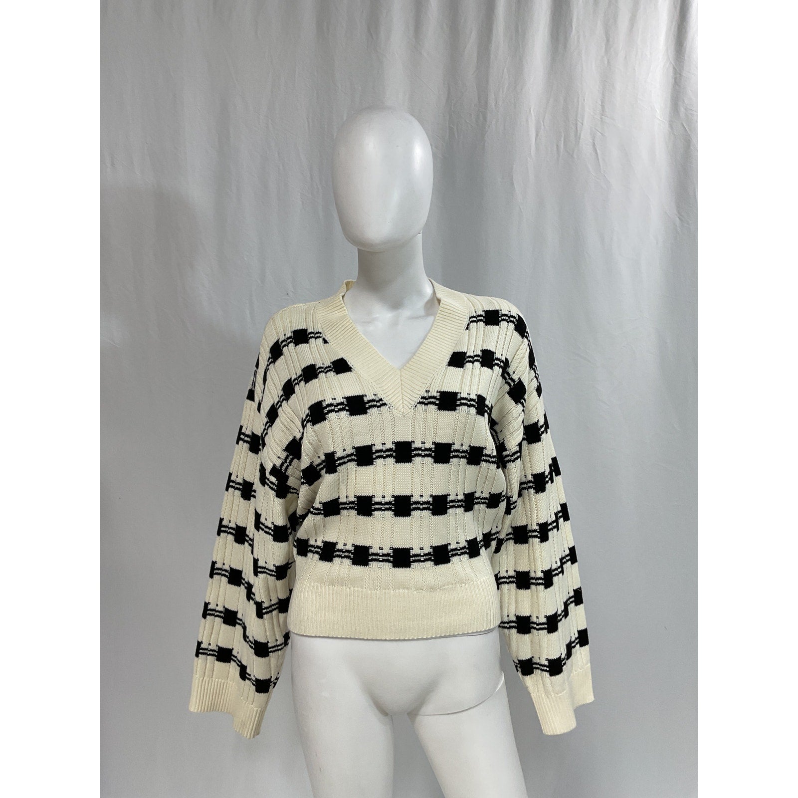 L'Academie 'Evran' White Check Sweater Size S