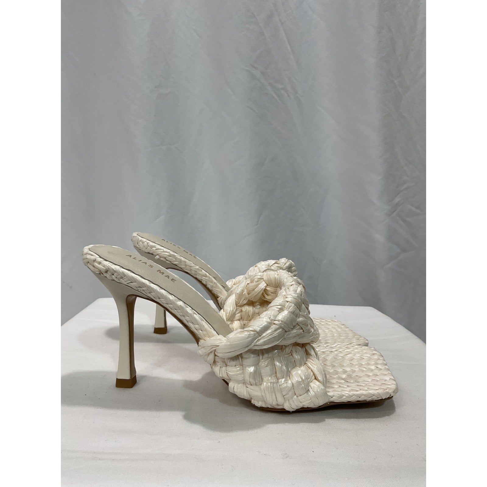 Alias Mae 'Lennon' White Raffia Mule Sandal Size 9