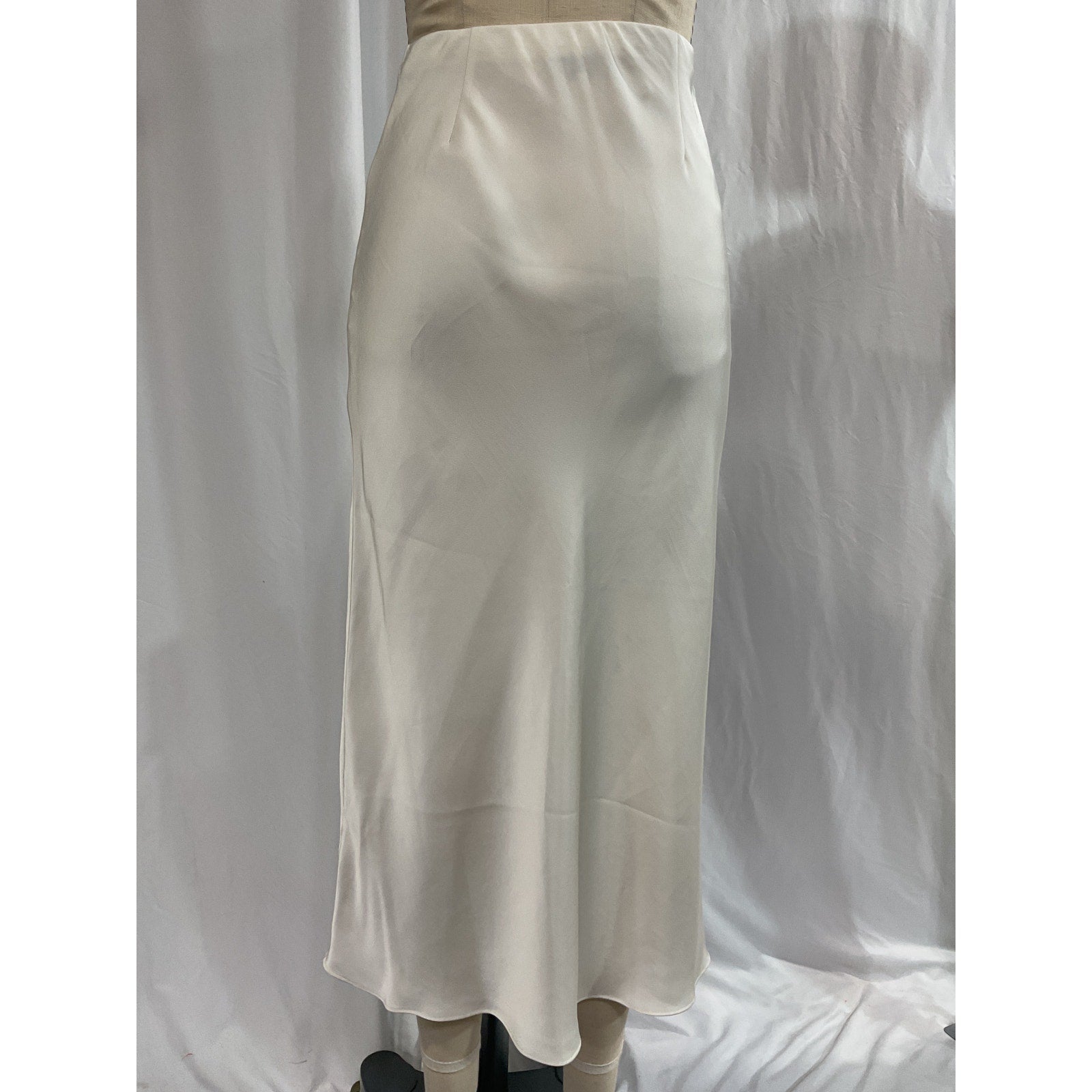 L'Academie 'Tabitha' White Satin Skirt Size S