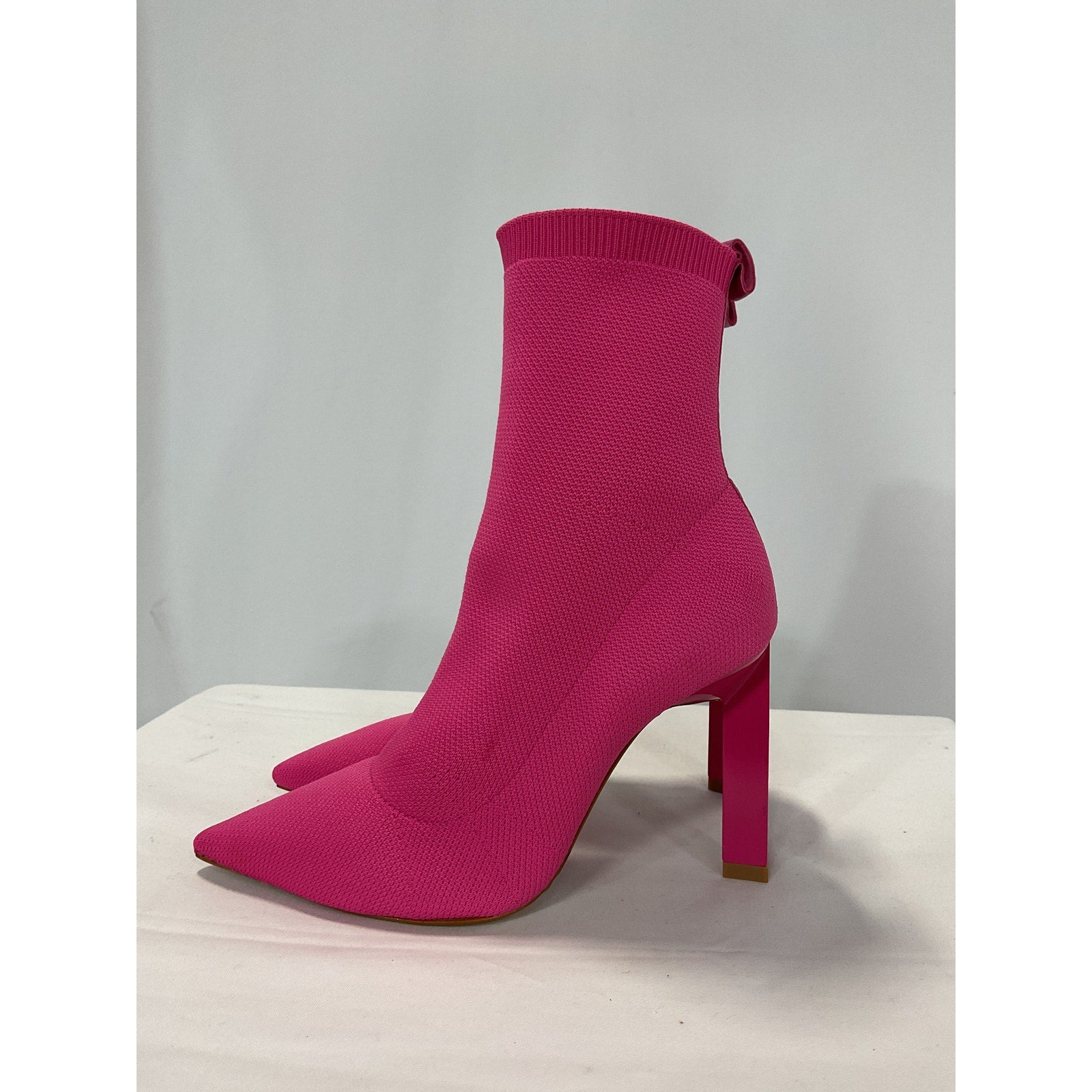 Schutz 'Ammie' Pink Pointed Closed Toe Boot Size 5.5 - NWT