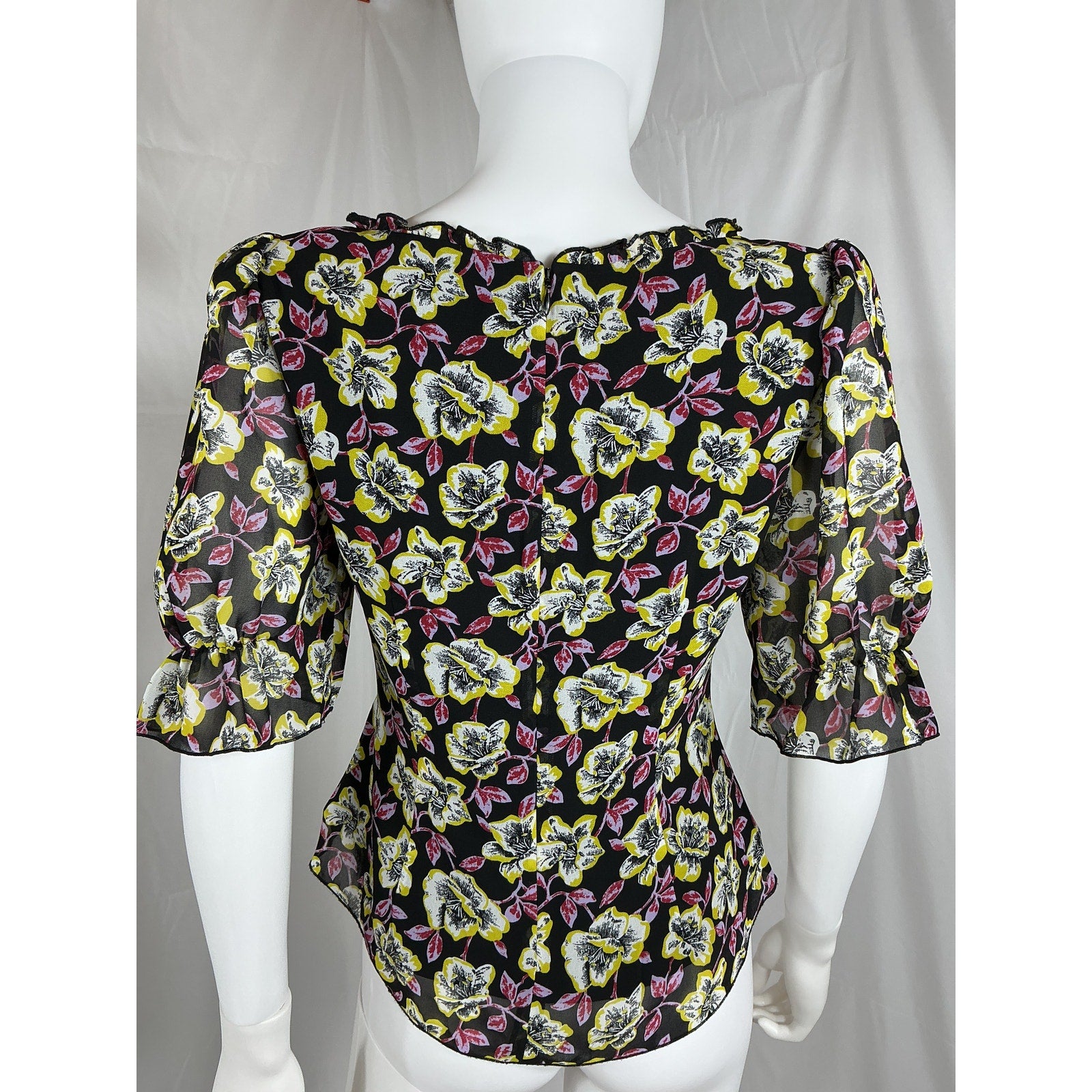 Cinq A Sept 'Kimberly' Black V-Neck Floral Print Short Sleeve Top Size S