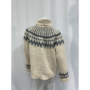 Astr The Label 'Leka' White Acrylic Sweater Size M