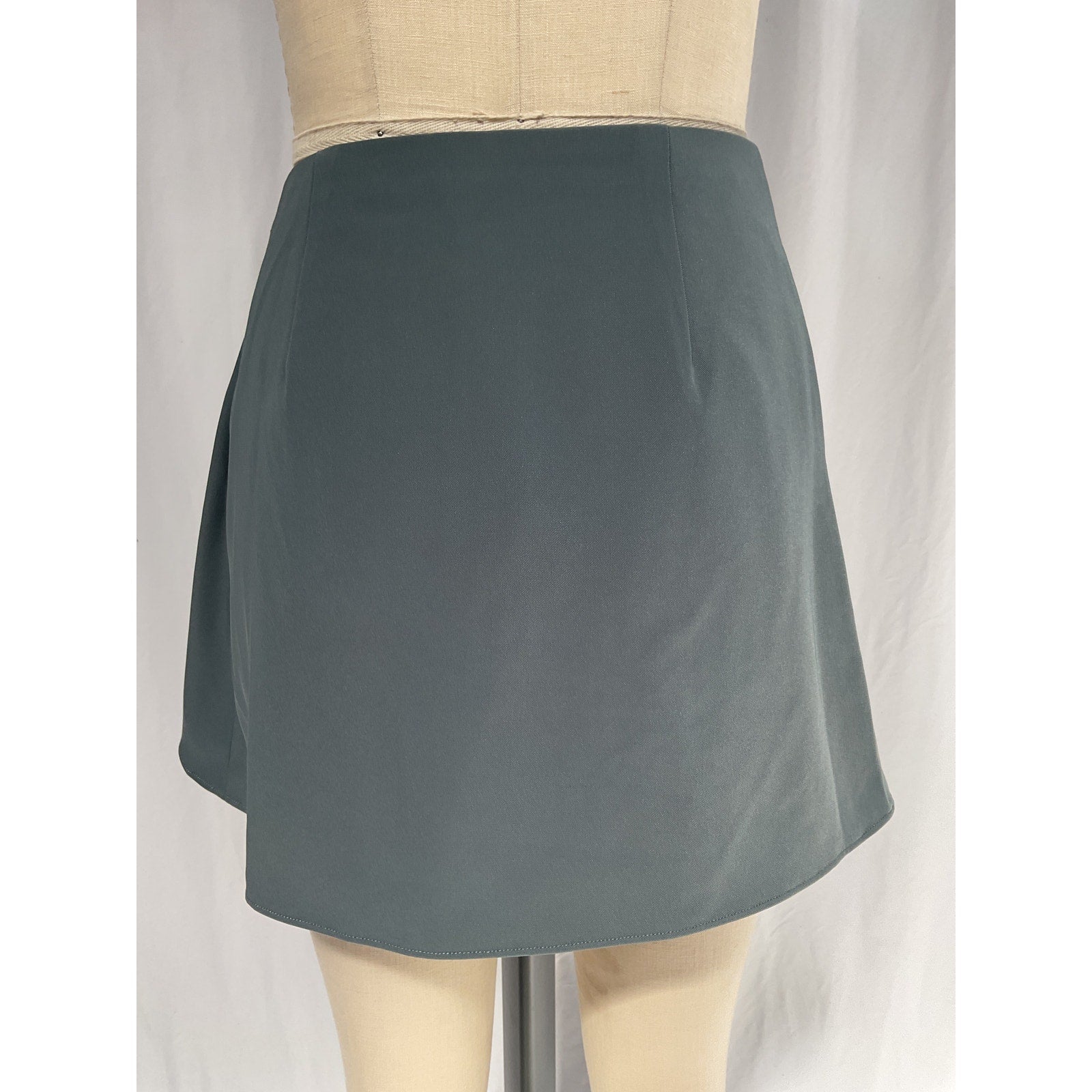 L'Academie 'Neptune' Gray Skort Size S