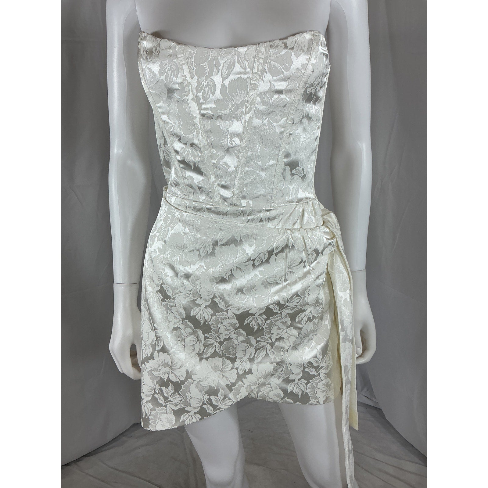 V. Chapman 'Nasturtium' White Polyester Mini Dress Size 2