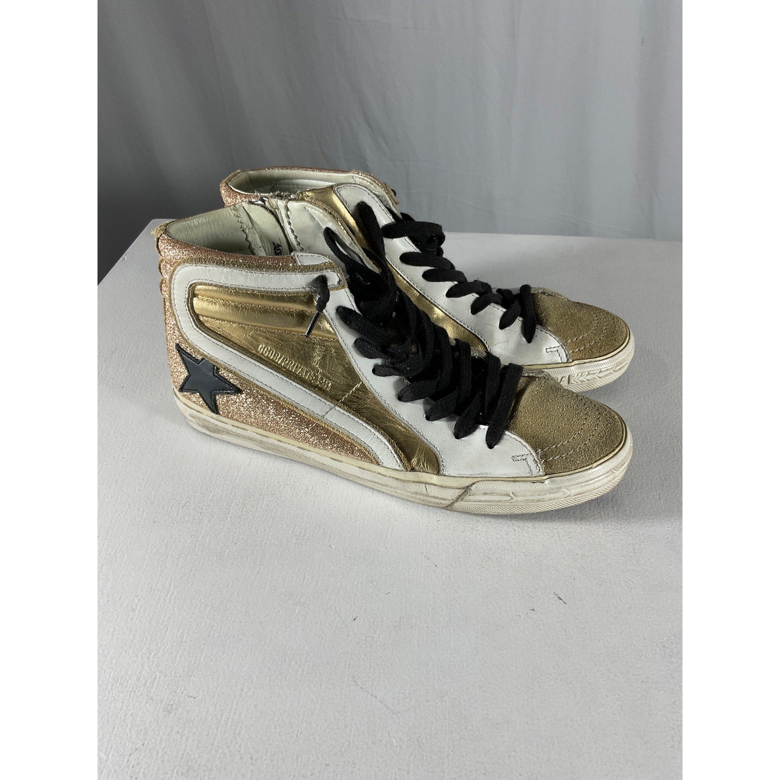 Neiman Marcus Golden Goose Gold Nmx Glitter And Laminat Sneaker Size 9