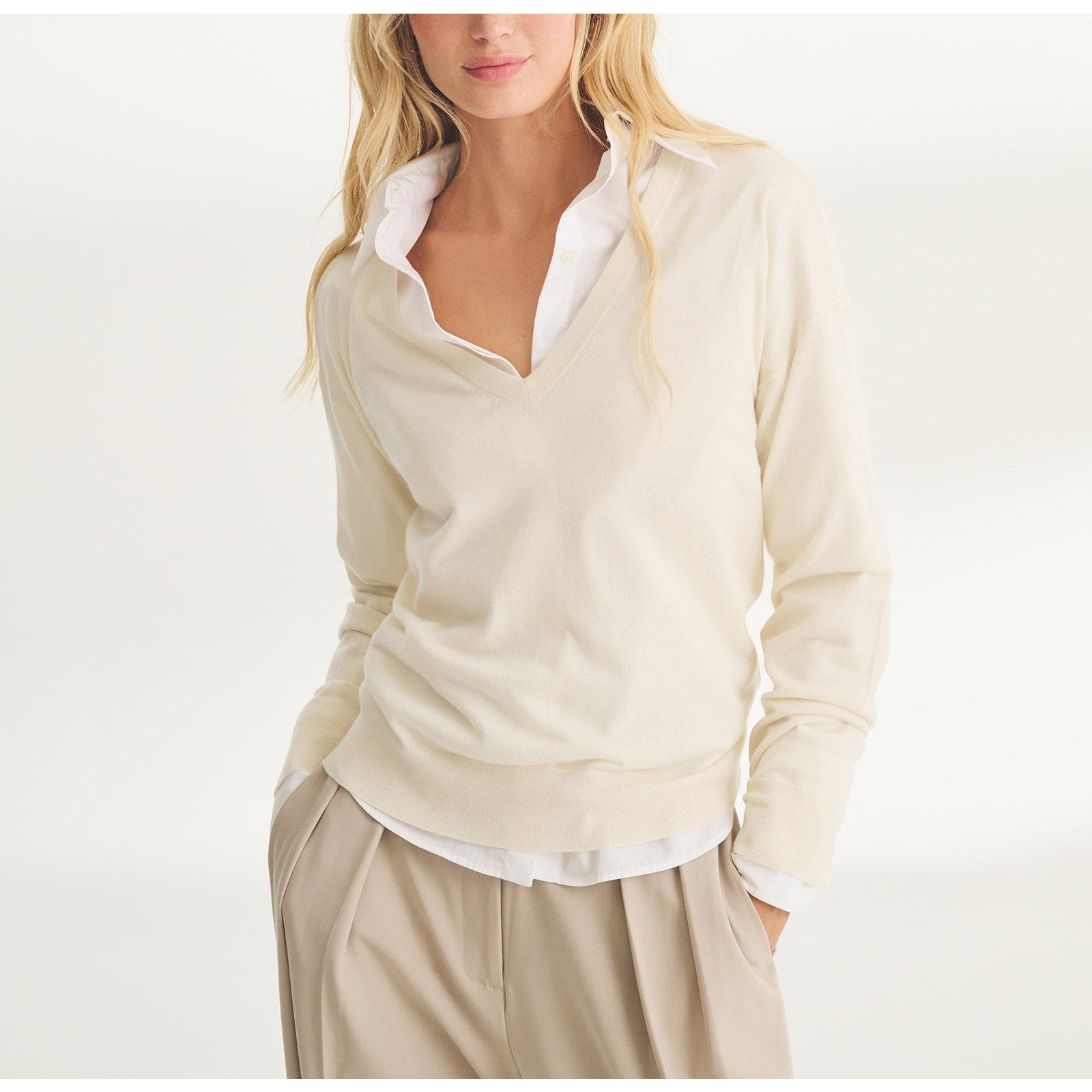 Naadam 'Fancy' White Cashmere V-Neck Sweater Size S