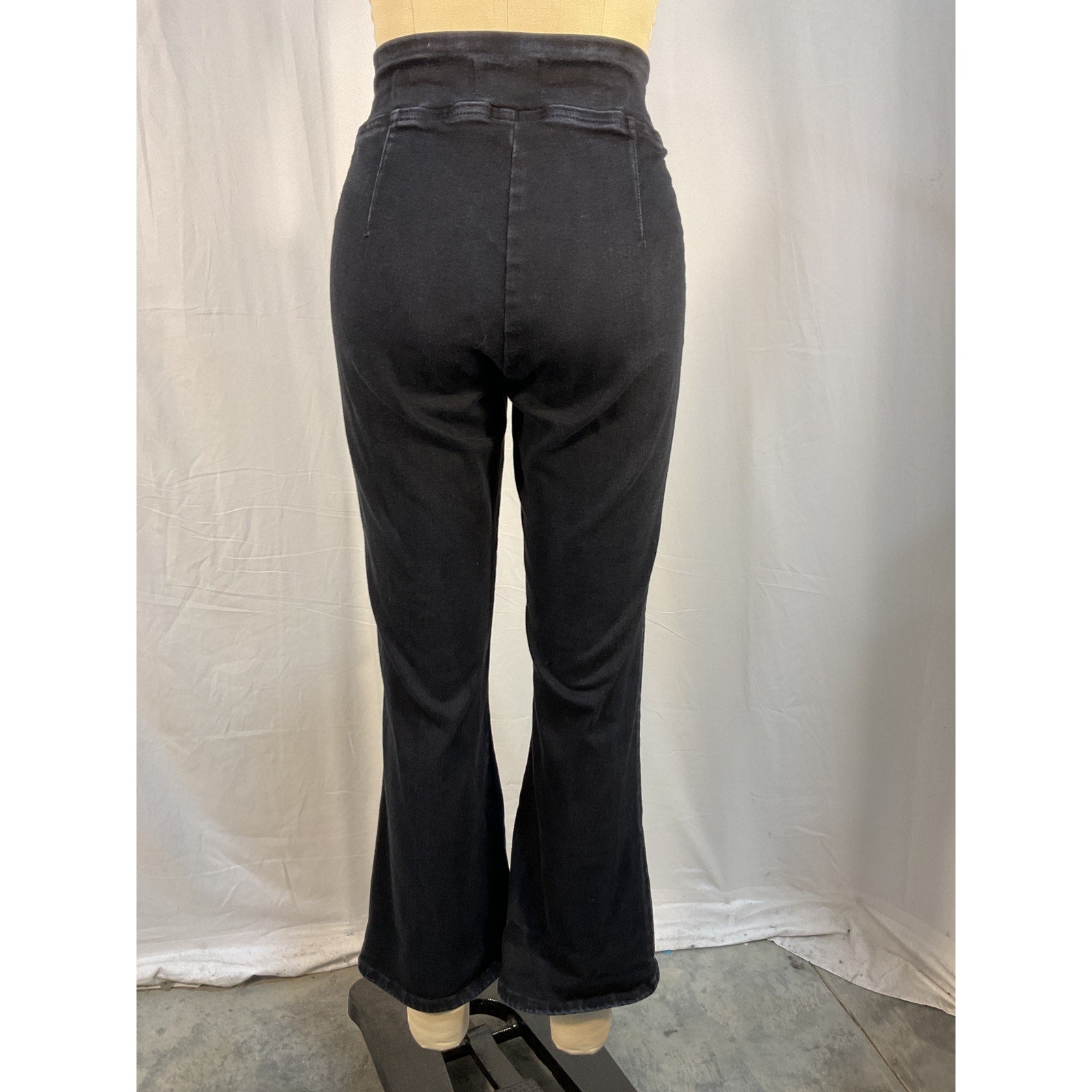 Frame 'The Jetset' Black Crop Mini Boot Pant Size 2