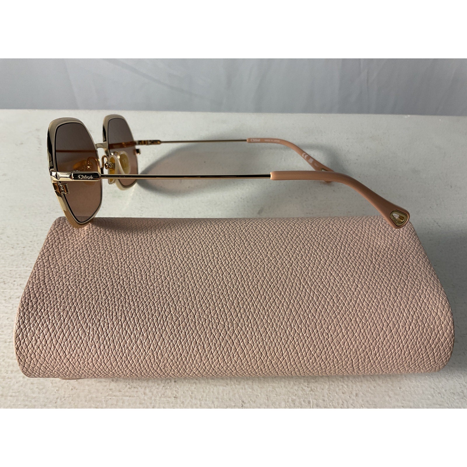 Chlo� 'Scalloped' Gold Oval Sunglasses Size OS