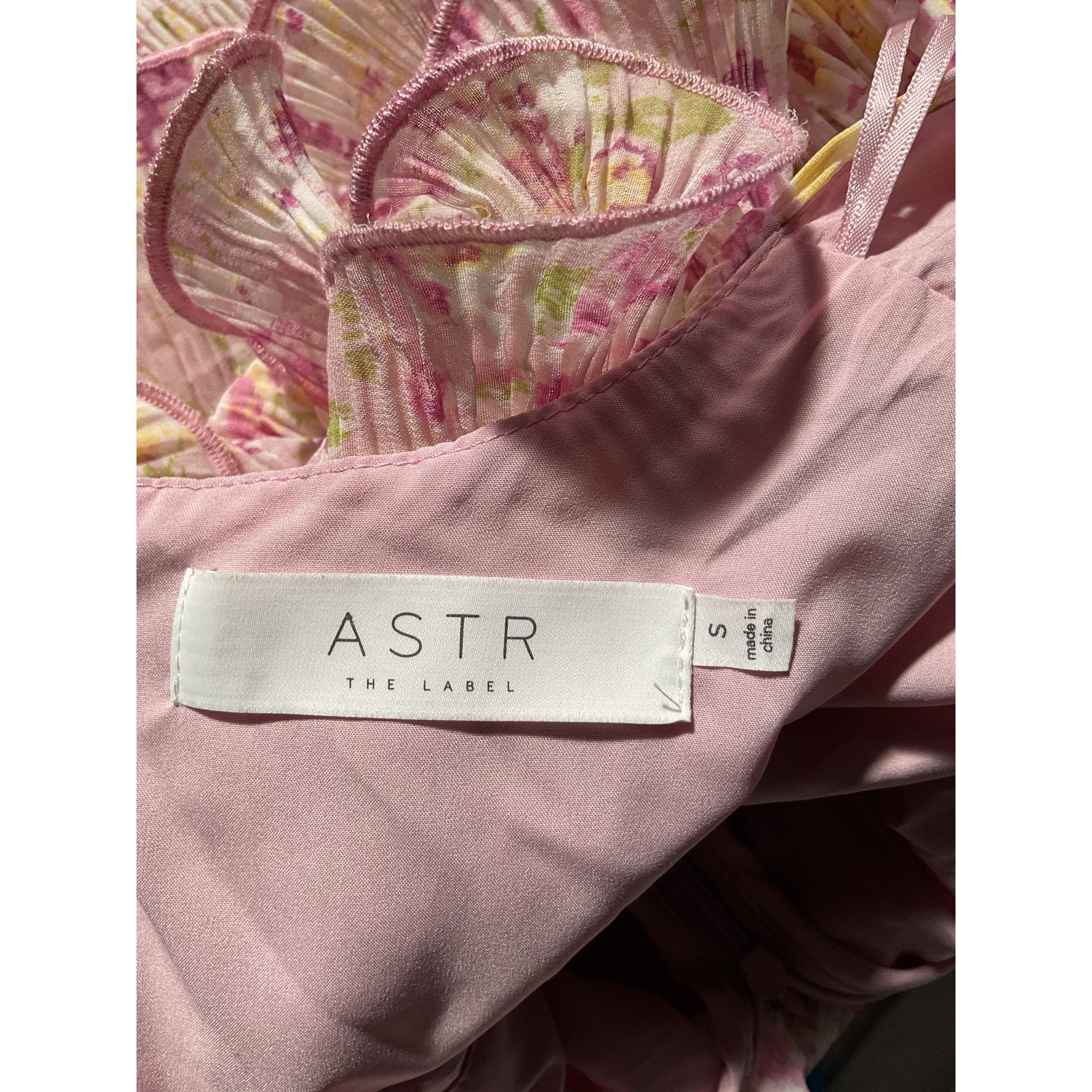 Astr The Label 'Emporia' Pink Keyhole Cut Out Georgette Dress Size S