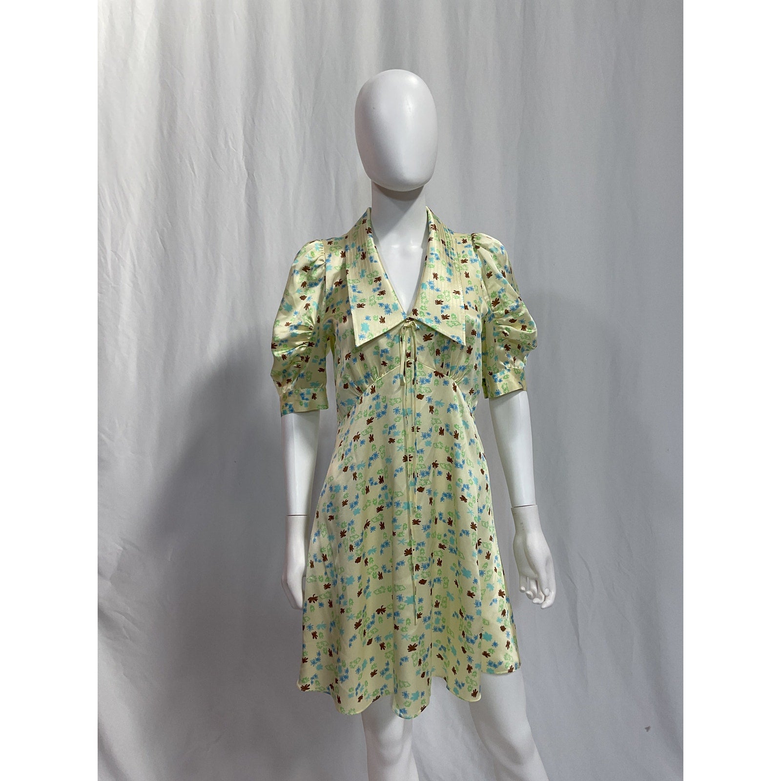 Lee Mathews 'Bella' Green Floral V Neck Bowtie Detail Mini Dress Size 0