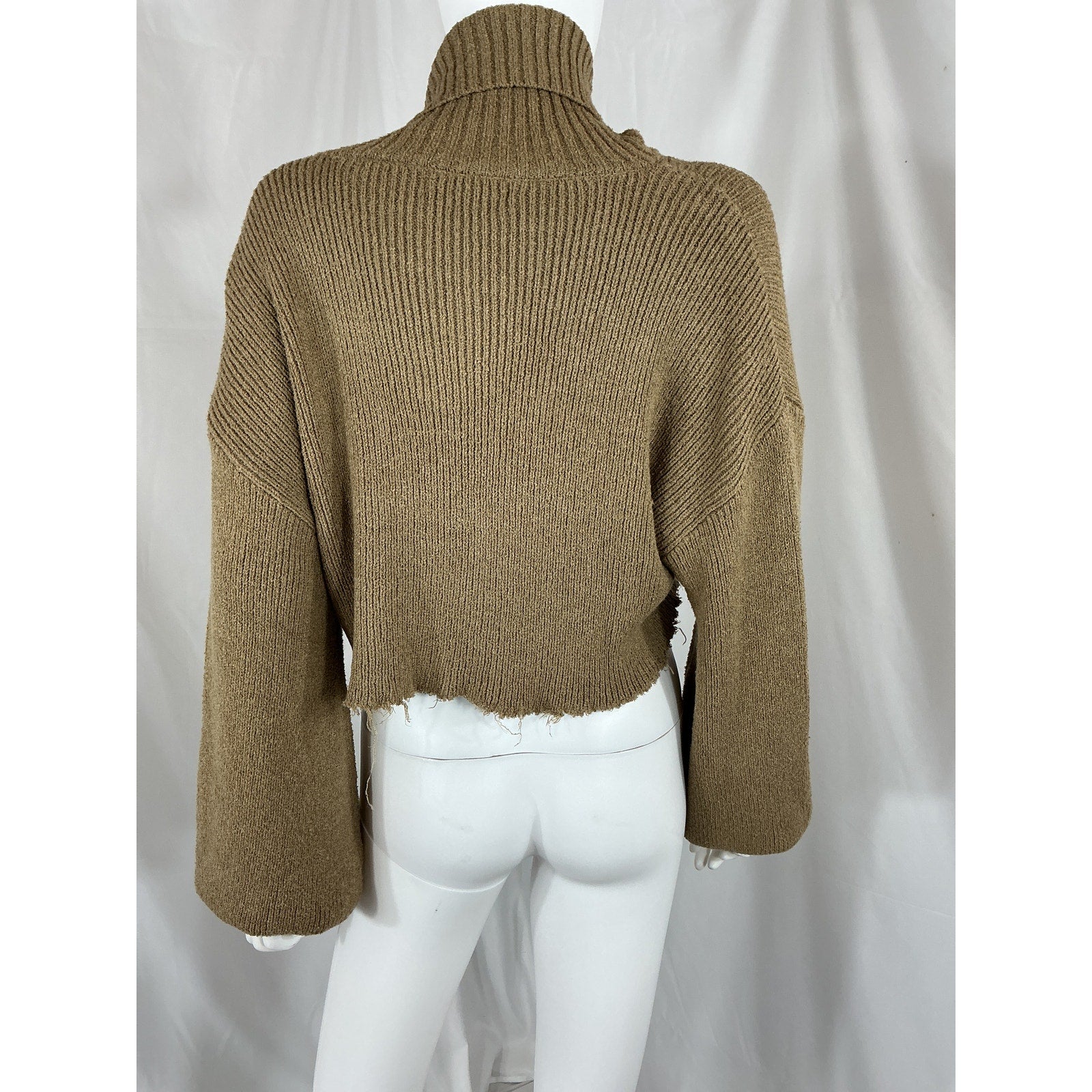 L'Academie 'Lucia' Brown Acrylic Cropped Turtleneck Sweater Size L - NWT