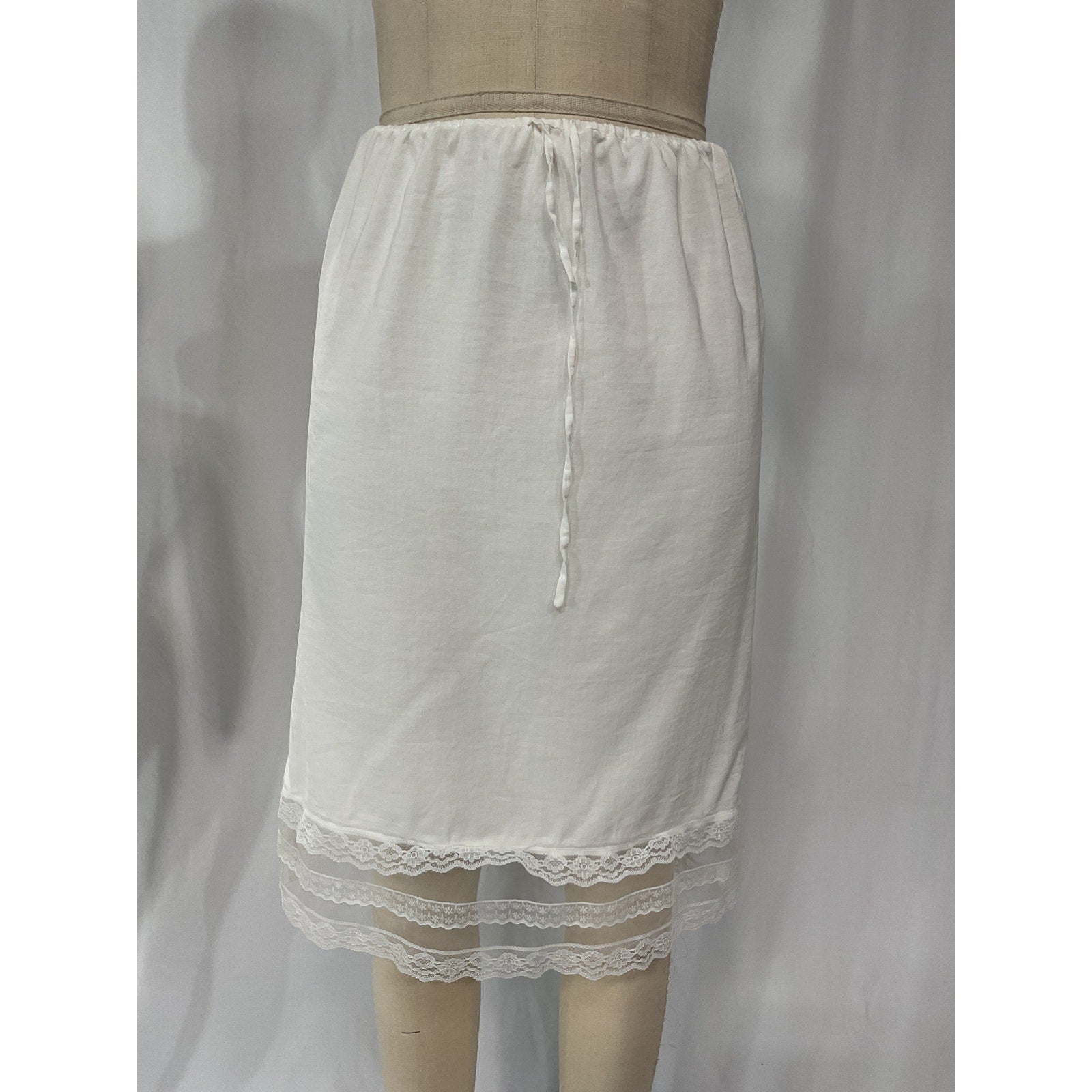 Reformation 'Emery' White Knee Length Skirt Size XS