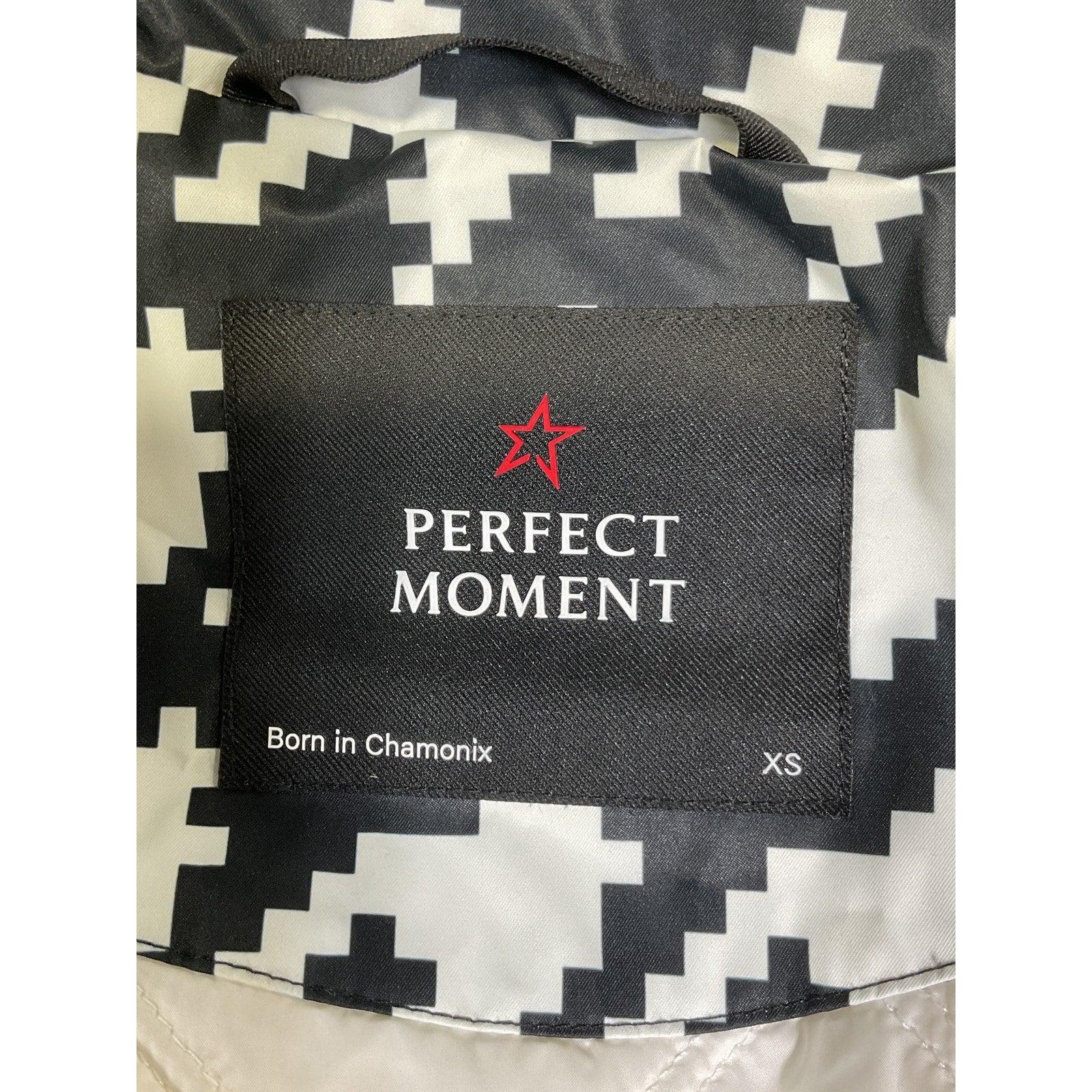 Perfect Moment 'Oversized' Black Vest Size XS