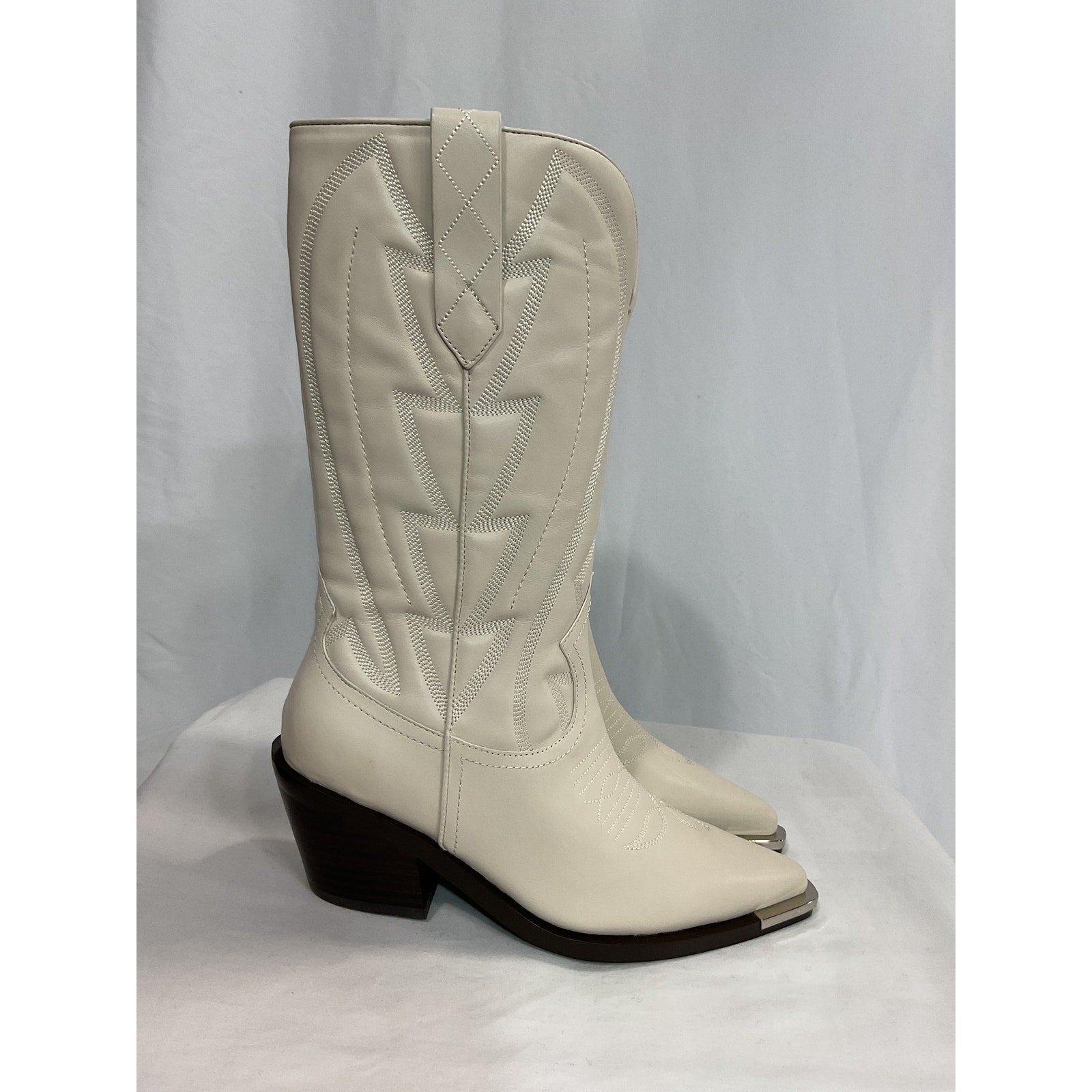 Lola Cruz 'Nevery' White Leather Western Stiching Boot Size 6