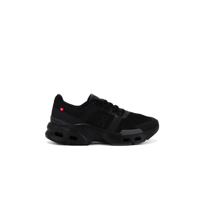On 'Cloudpulse' Black Sneaker Size 6.5