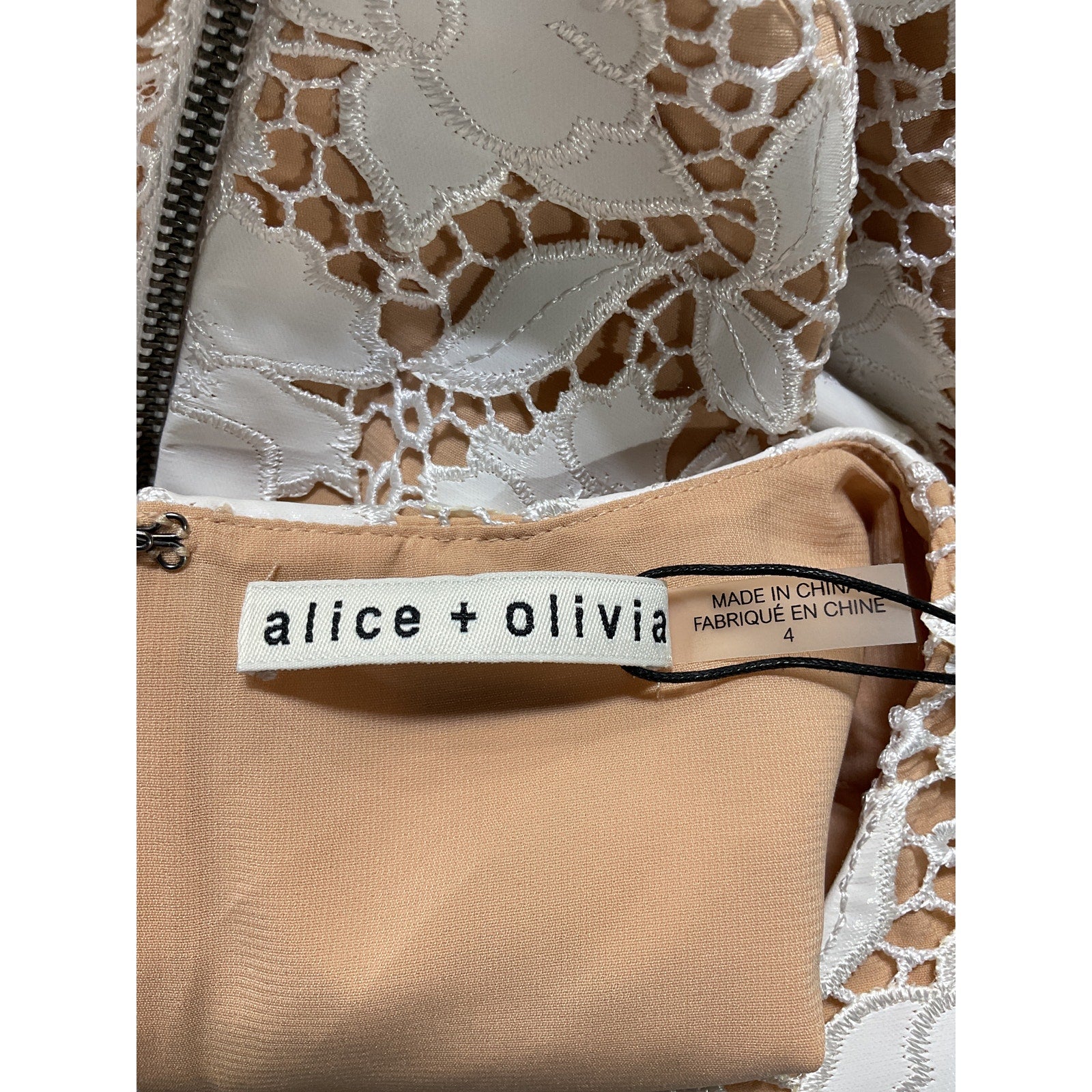 Alice + Olivia 'Clyde Shift' White Sleeveless Jewel Neck Dress Size 4 - NWT