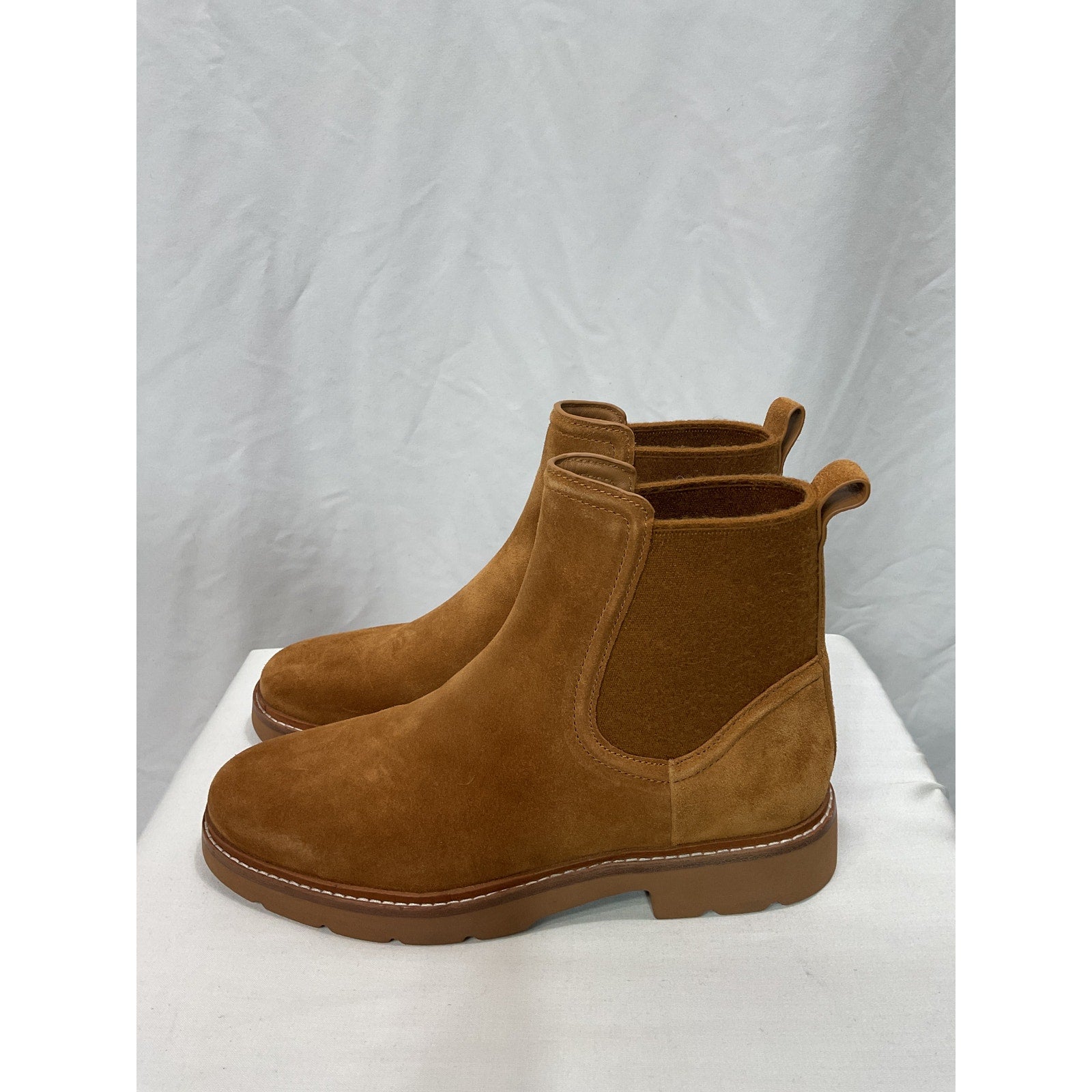 Vince 'Rue' Tan Suede Leather Lug Boot Size 8