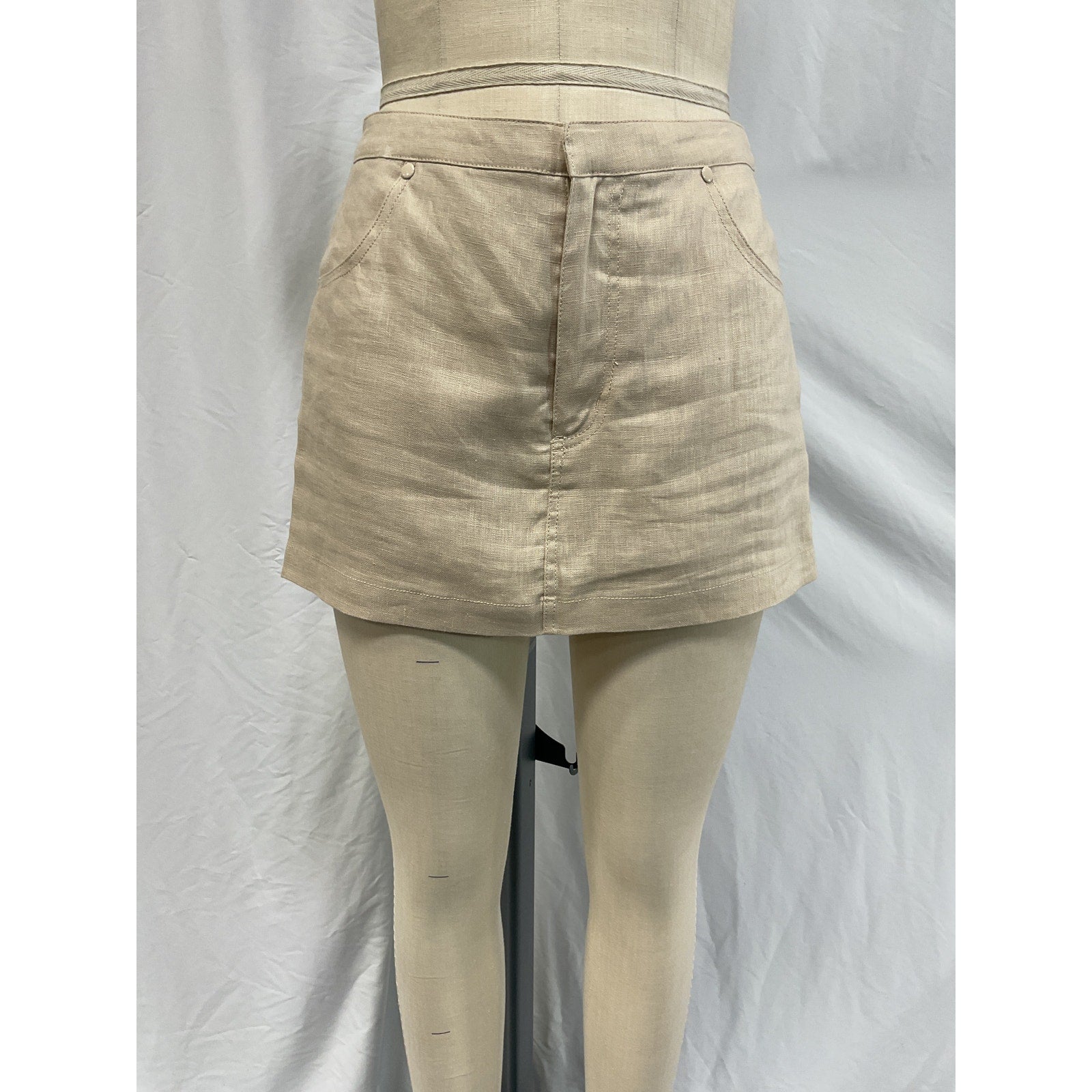 L'Academie 'Allana' Beige Linen Skort Size S