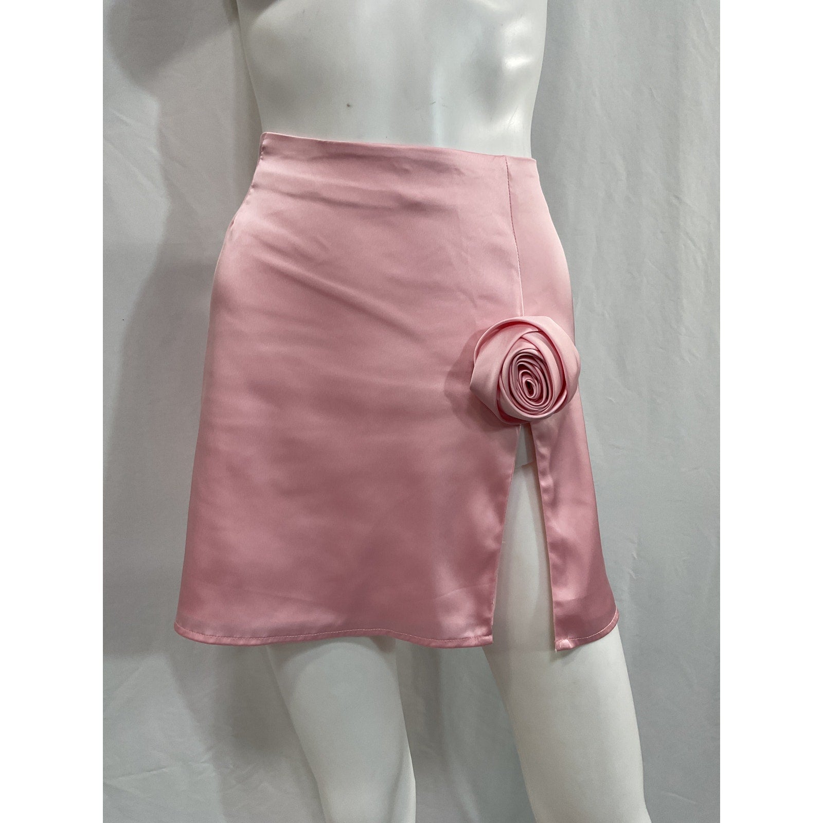 For Love & Lemons 'Skye' Pink Polyester Mini Skirt Size M - NWT