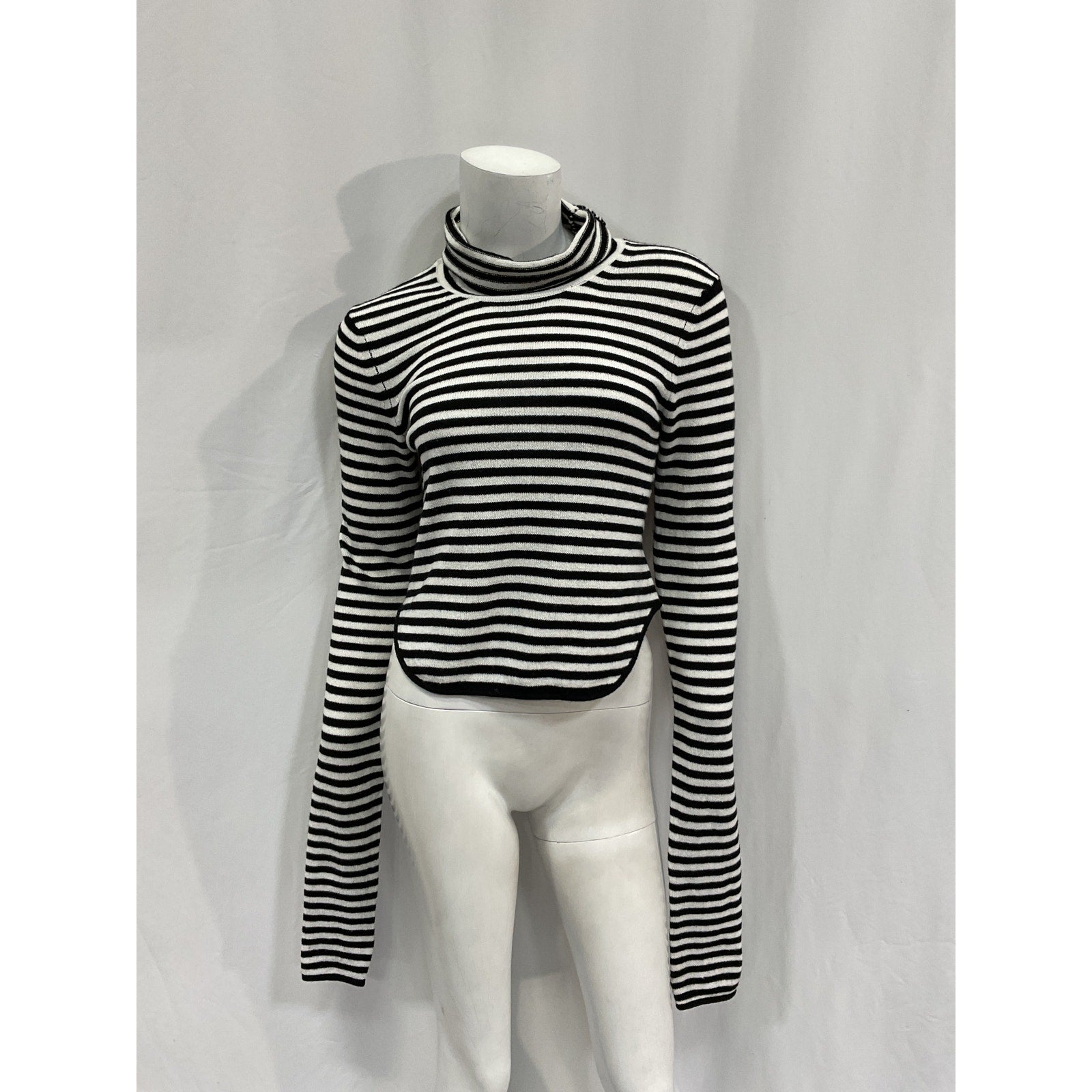 Helsa 'Alva' Black Merino Wool Turtleneck Sweater Size M