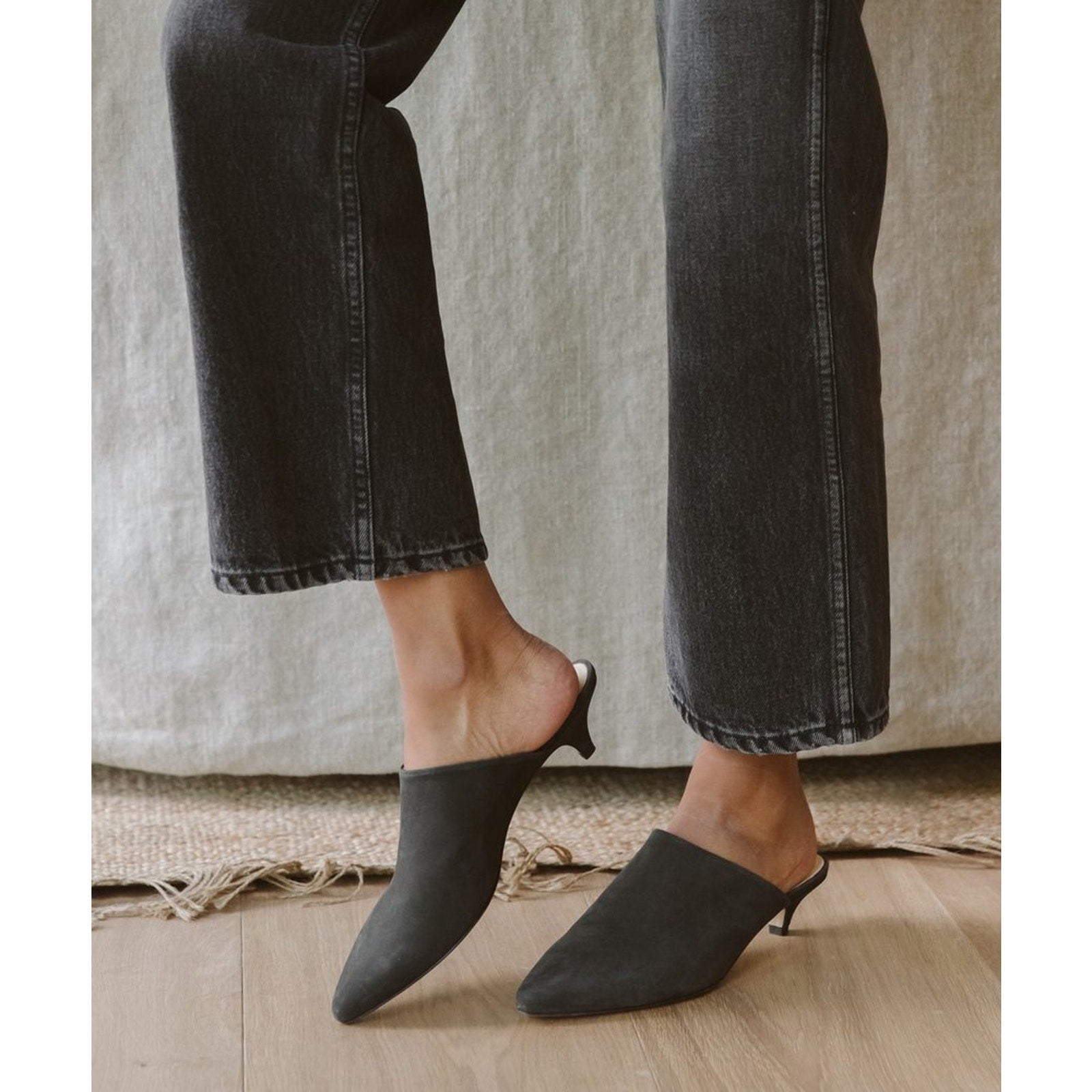 Jenni Kayne 'Oiled' Black Leather Leather Kitten Heel Mule Size 7