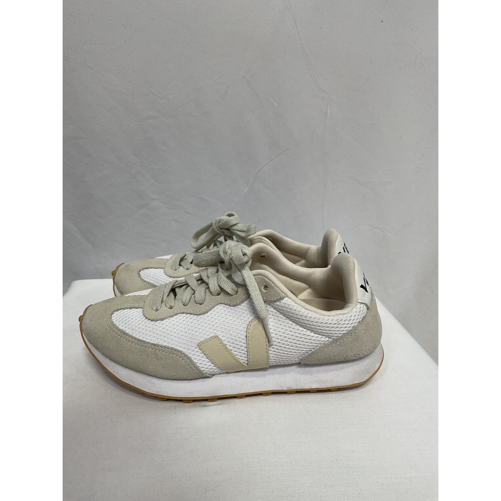 Veja 'Rio' White Branco Suede Leather Sneaker Size 8