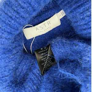Astr The Label Fuzzy Blue Natasha Sweater Size L