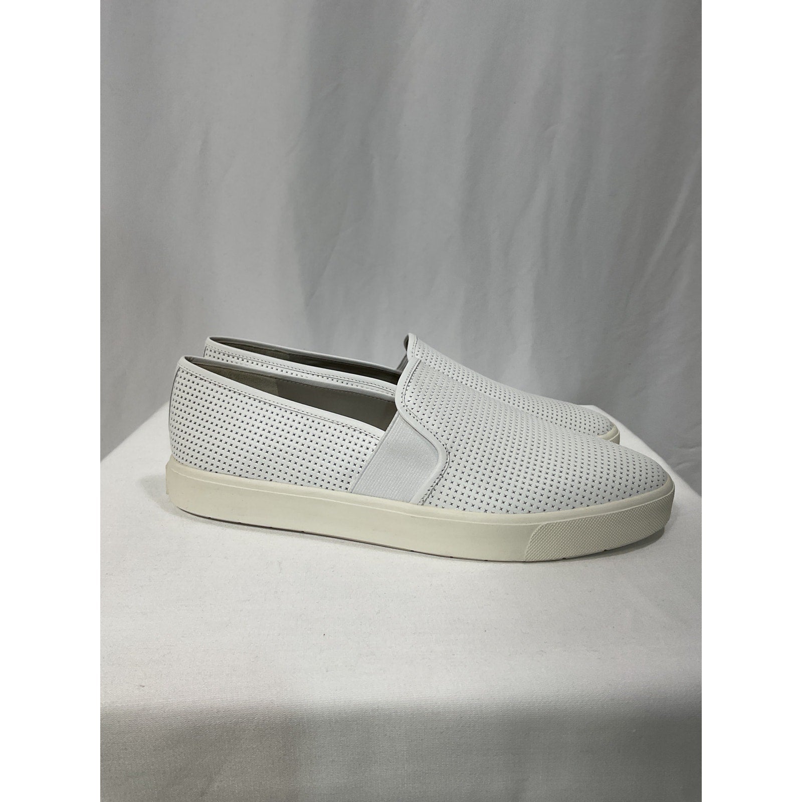 Vince 'Blair' White Crosshatched Leather Slip-On Sneakers Size 9