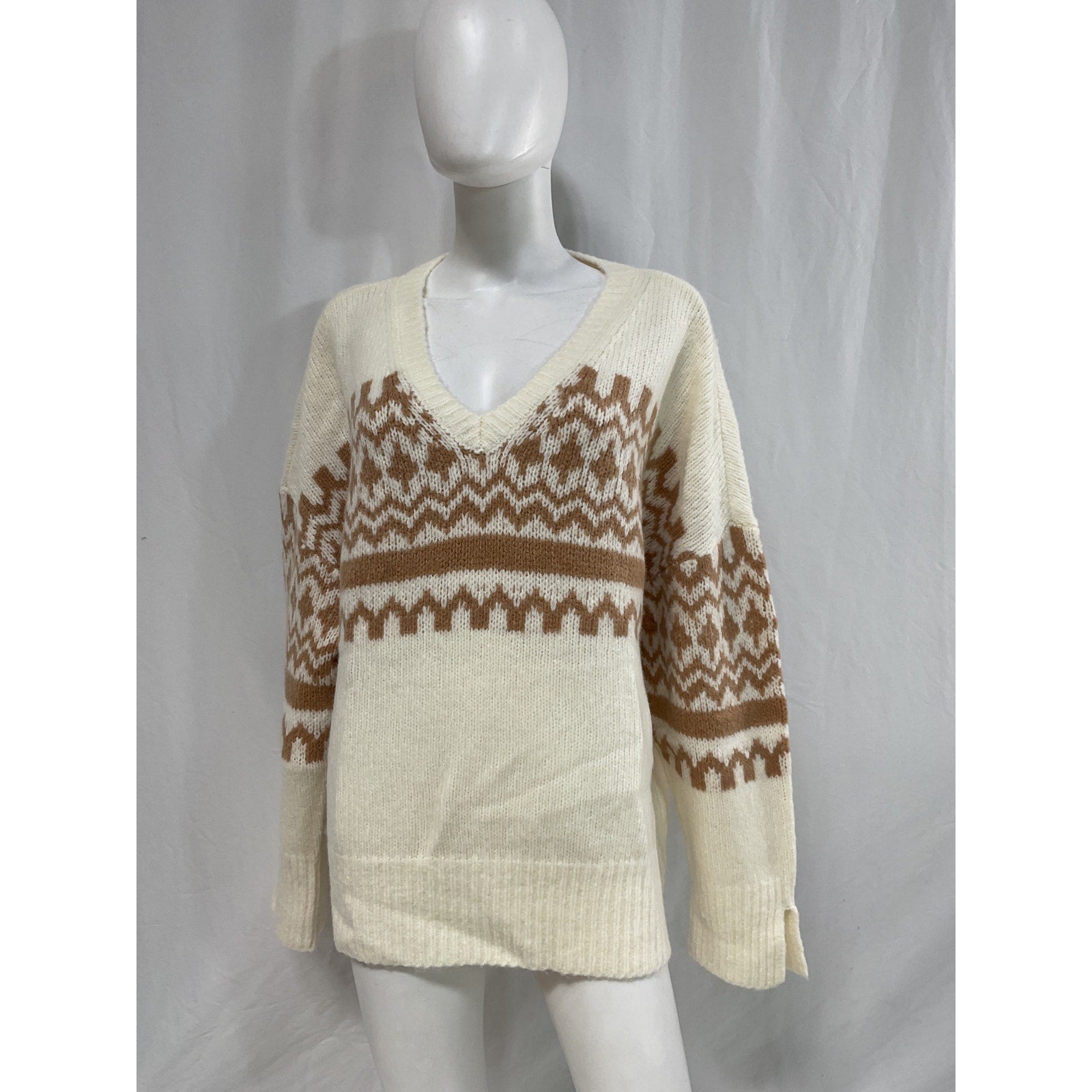 Favorite Daughter 'The Winter William' White Merino Wool Blend V Neck Sweater Size M