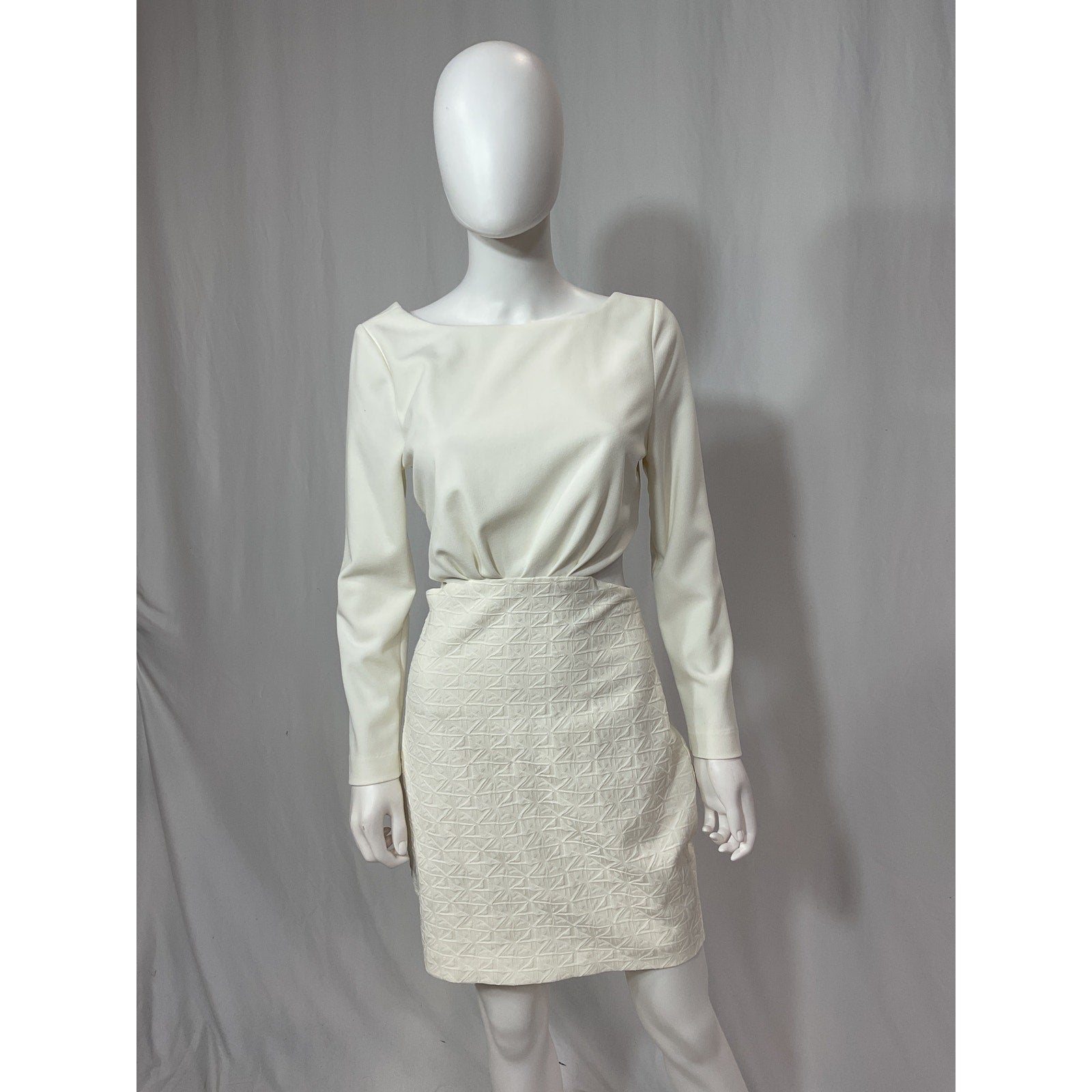 One33 'Social' White Jacquard Crepe Blend Open Back Twist Detail Boatneck Blouse Size 8