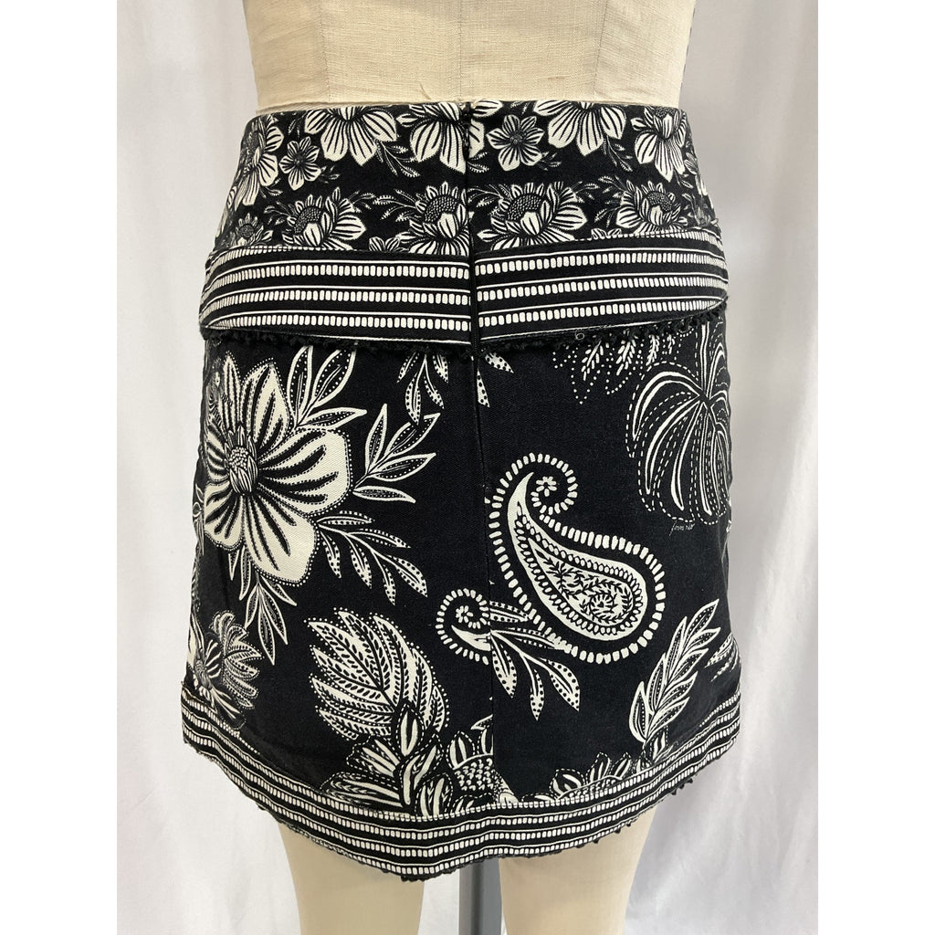 Farm Rio 'Paisley' Black Bloom Cotton Mini Skirt Size 25