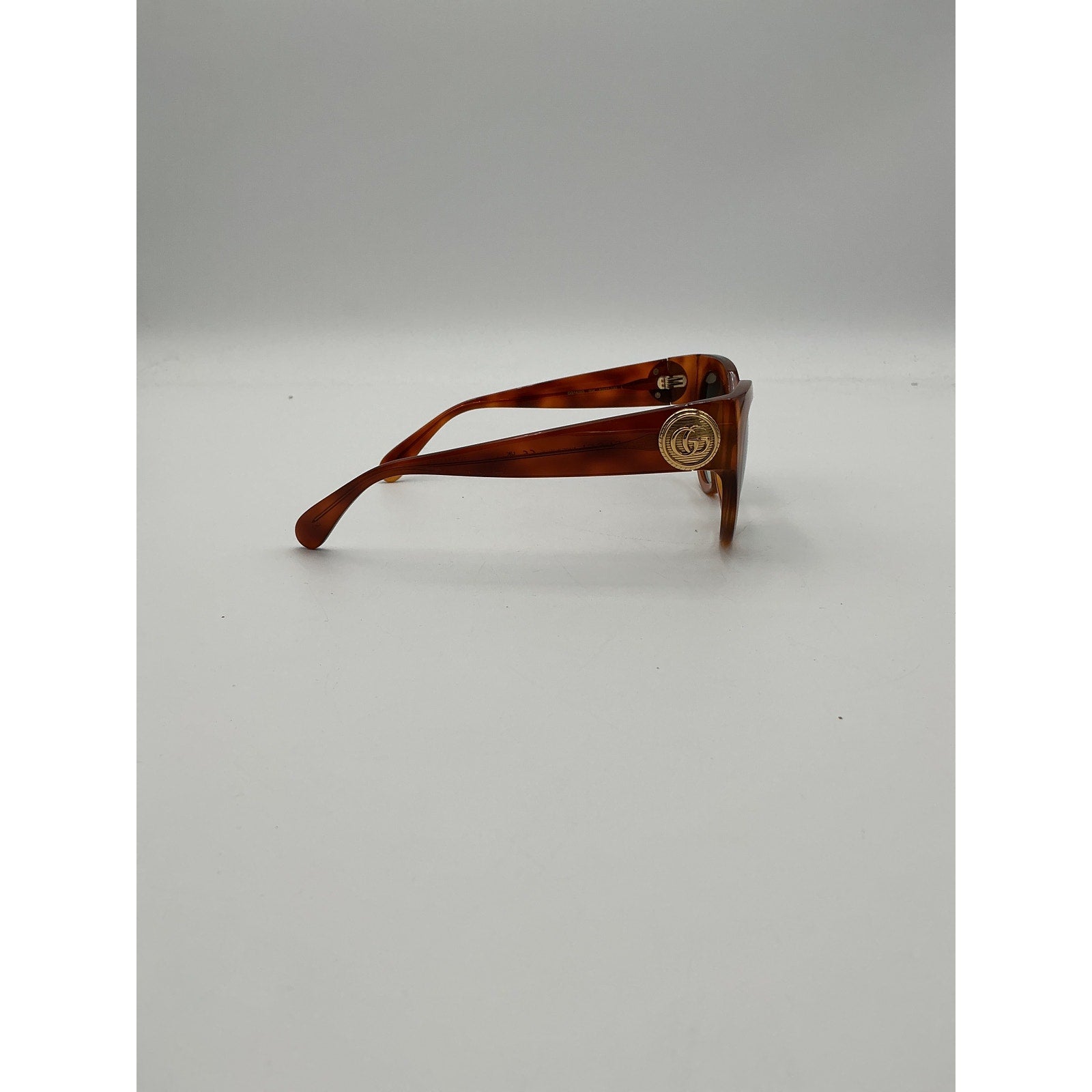 Gucci Tortoiseshell Brown Acetate Cat-Eye Sunglasses Size OS