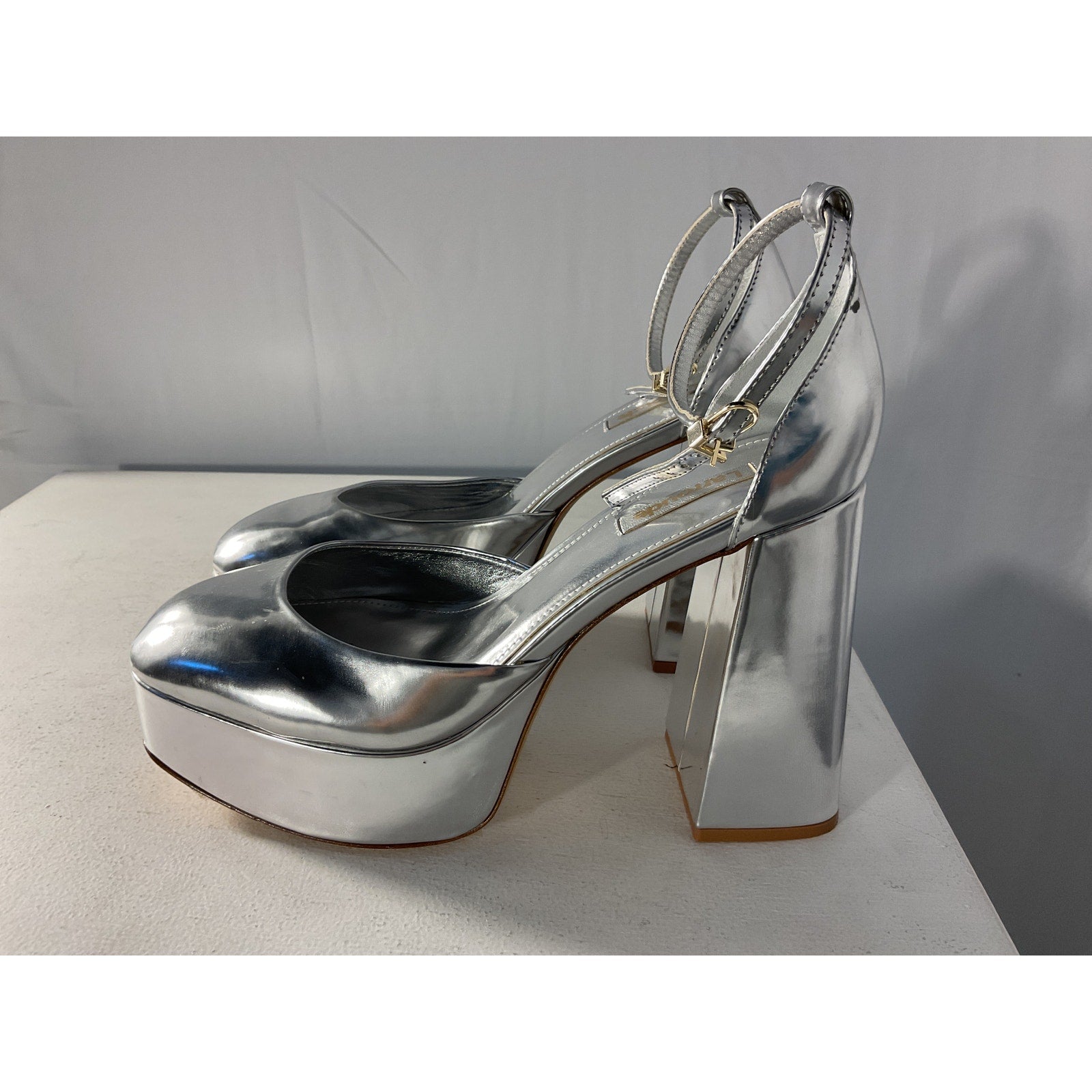 Larroude 'Ari' Silver Leather Pump Size 9
