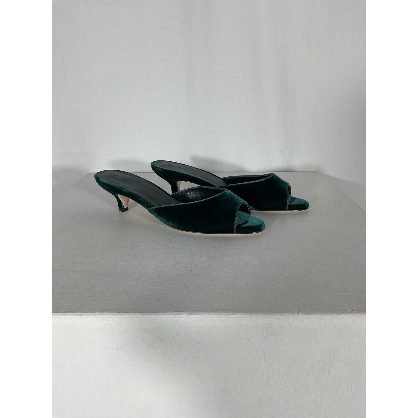 D�en 'Callie' Green Velvet Mule Size 40
