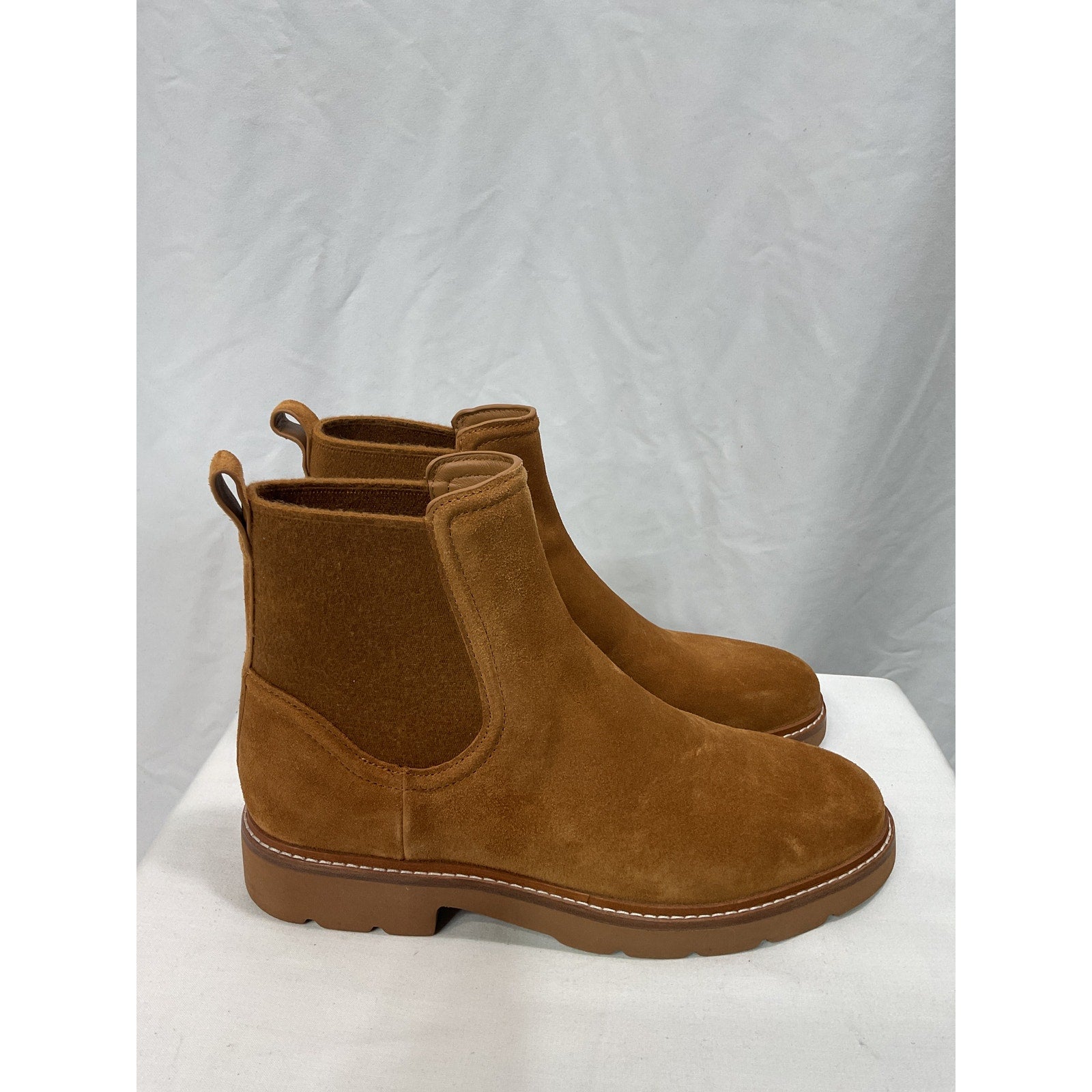 Vince 'Rue' Tan Suede Leather Lug Boot Size 8