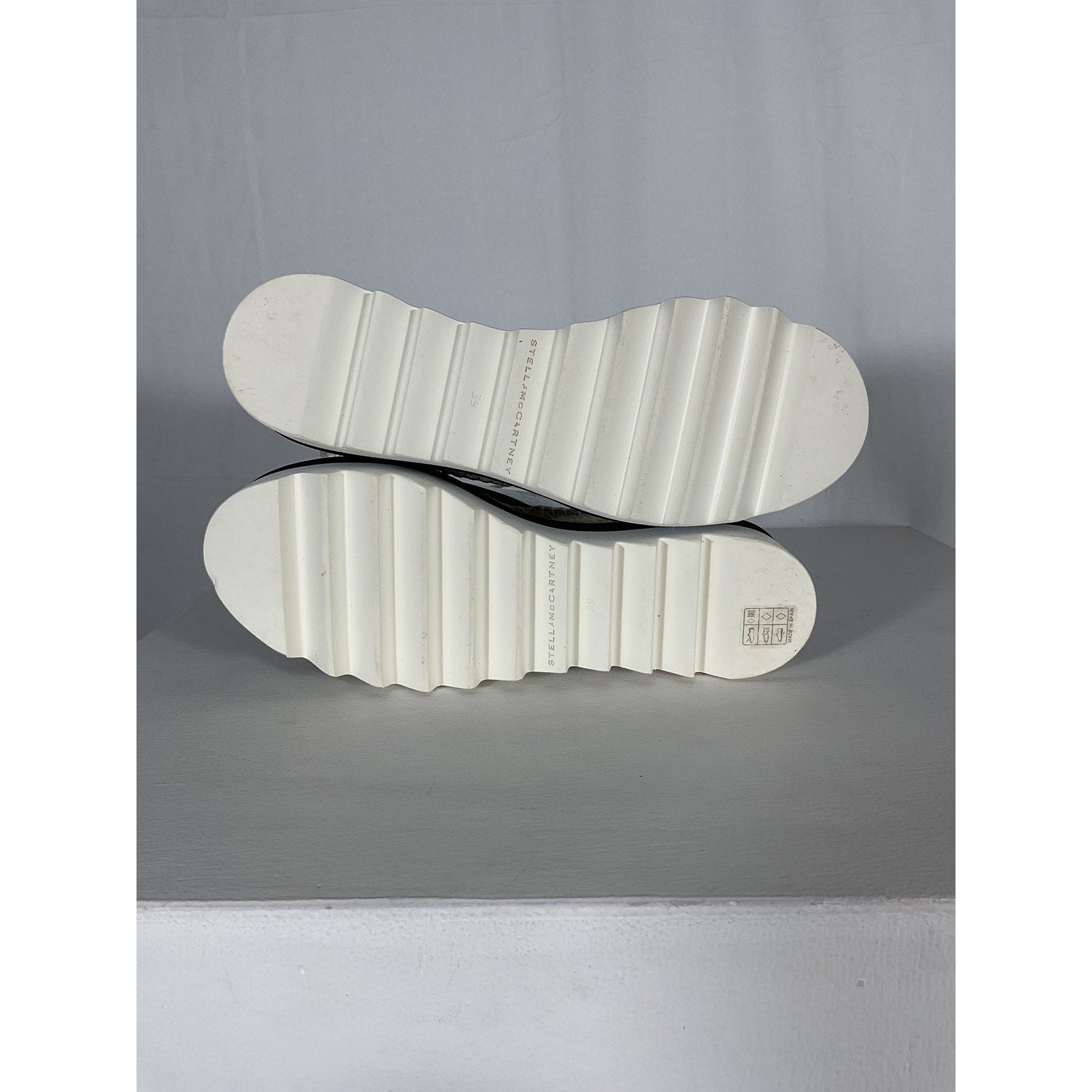 Stella Mccartney 'Gaia' Silver Leather Wrinkly Metallic Sandal Size 9