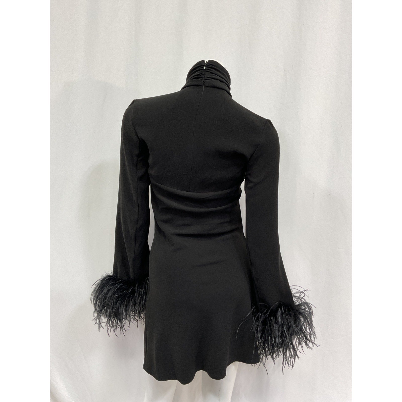 16Arlington 'Odessa' Black Polyester Feather-Trimmed Cutout Crepe Mini Dress Size 2