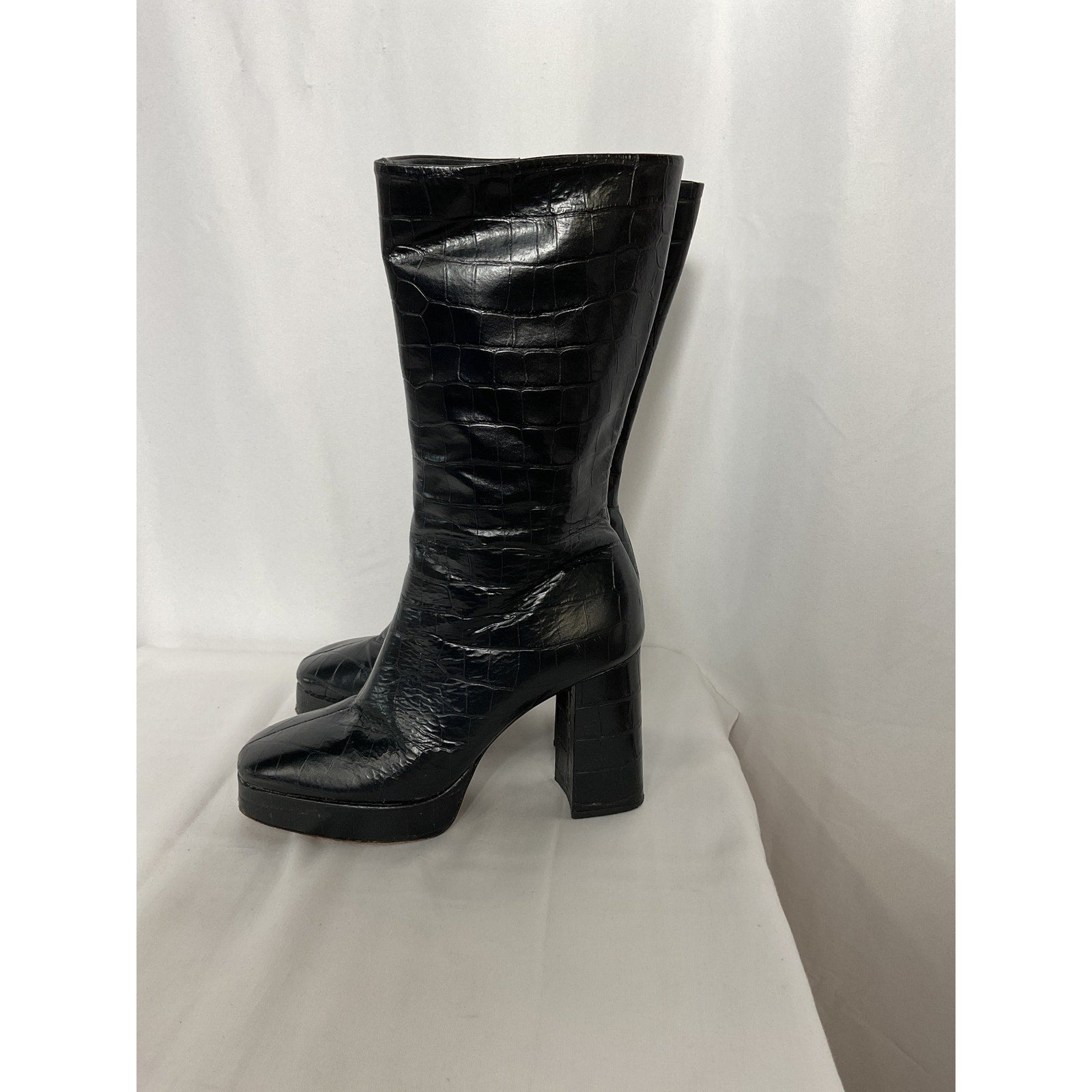 Schutz 'Raf' Black Leather Crocodile Embossed Square Toe Block Heel Boot Size 7.5