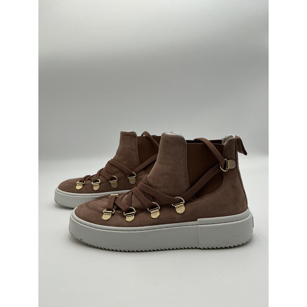 Stuart Weitzman 'Ziggy' Brown Sneaker Size 6