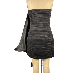 Amur Pleated Black Kayleigh Dress Size 6
