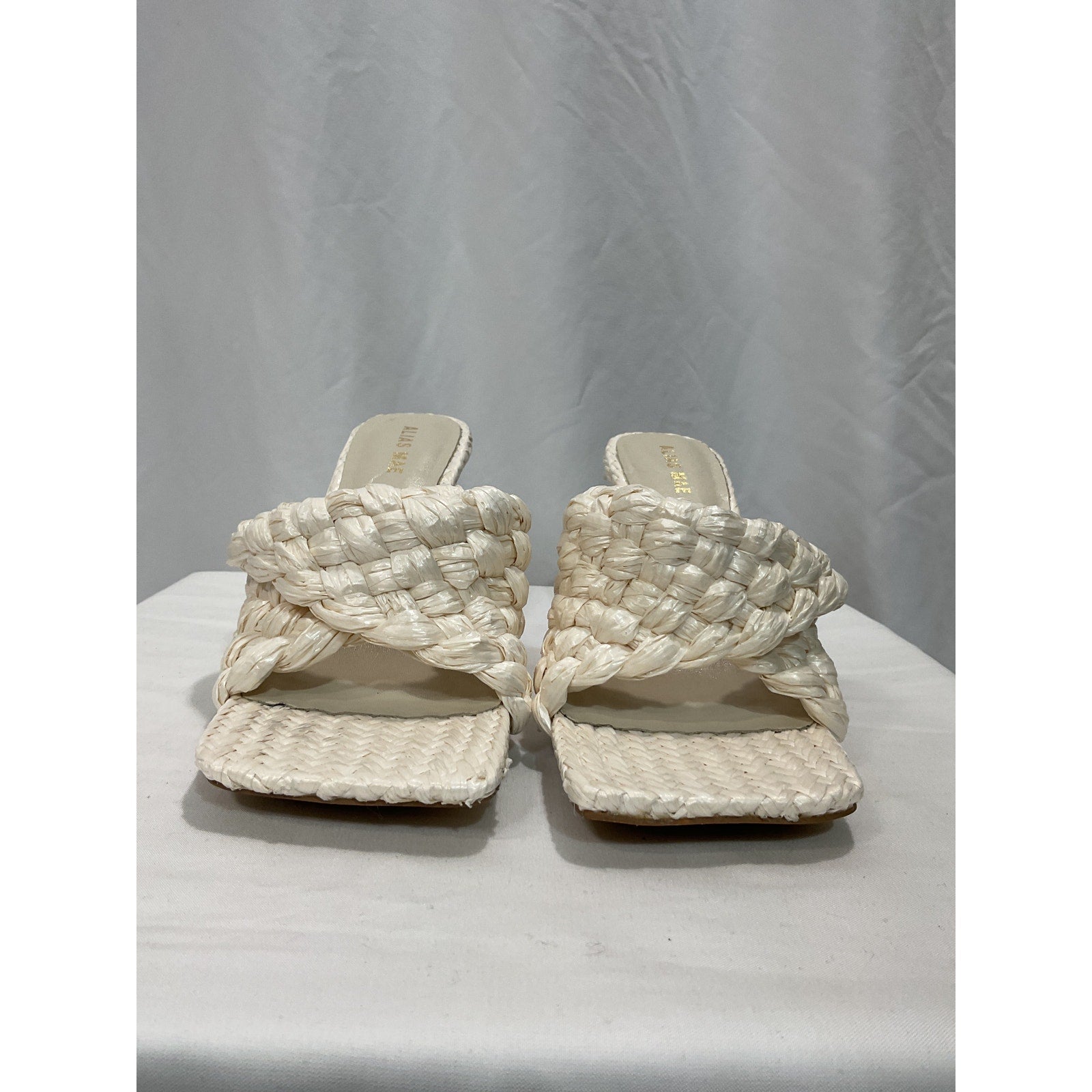 Alias Mae 'Lennon' White Raffia Mule Sandal Size 9