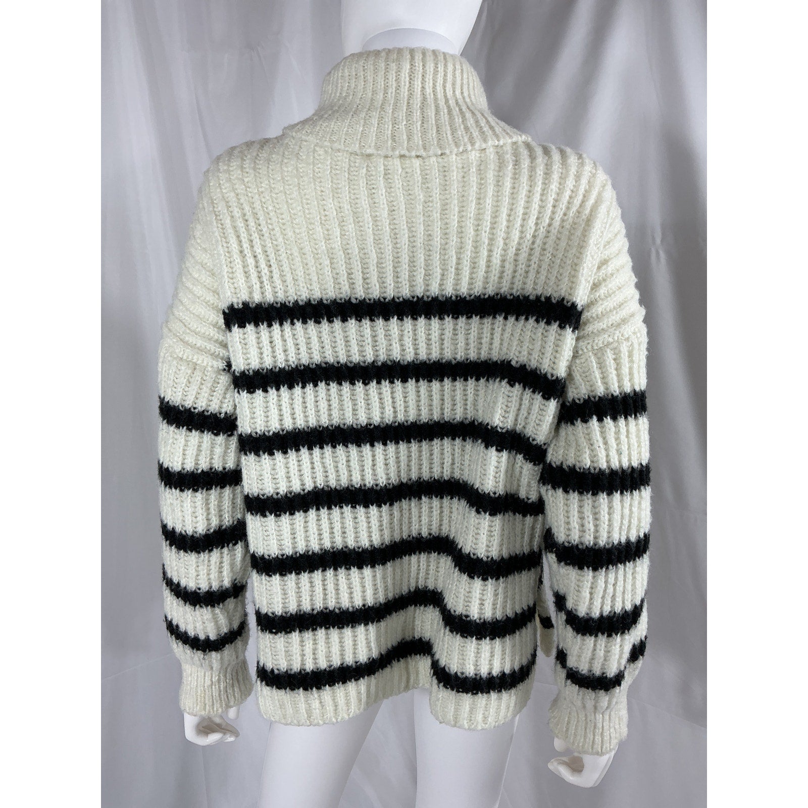 Line & Dot 'Ariel' White Striped Turteneck Long Sleeve Sweater Size M